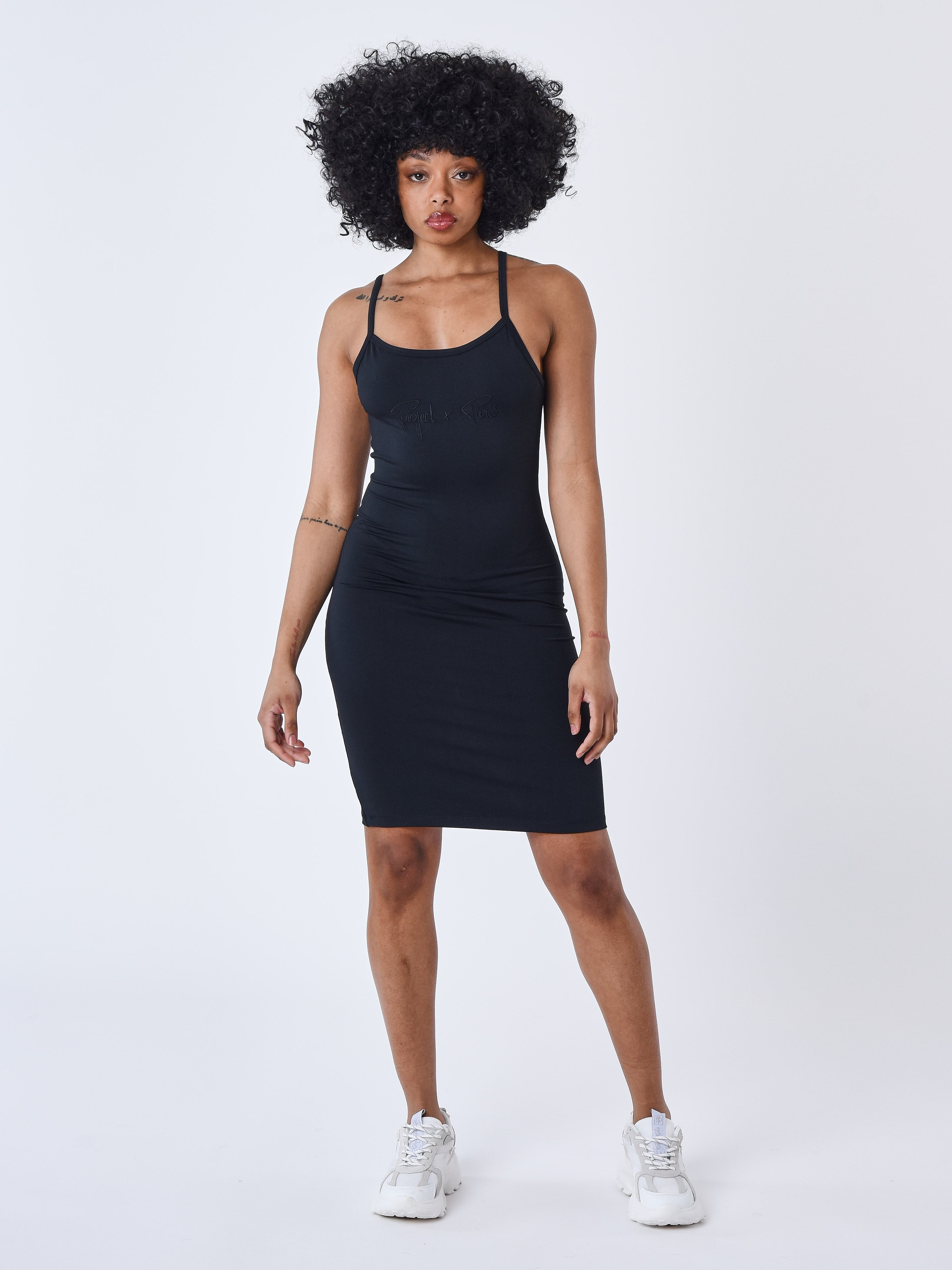 f237705-noir-modelshot