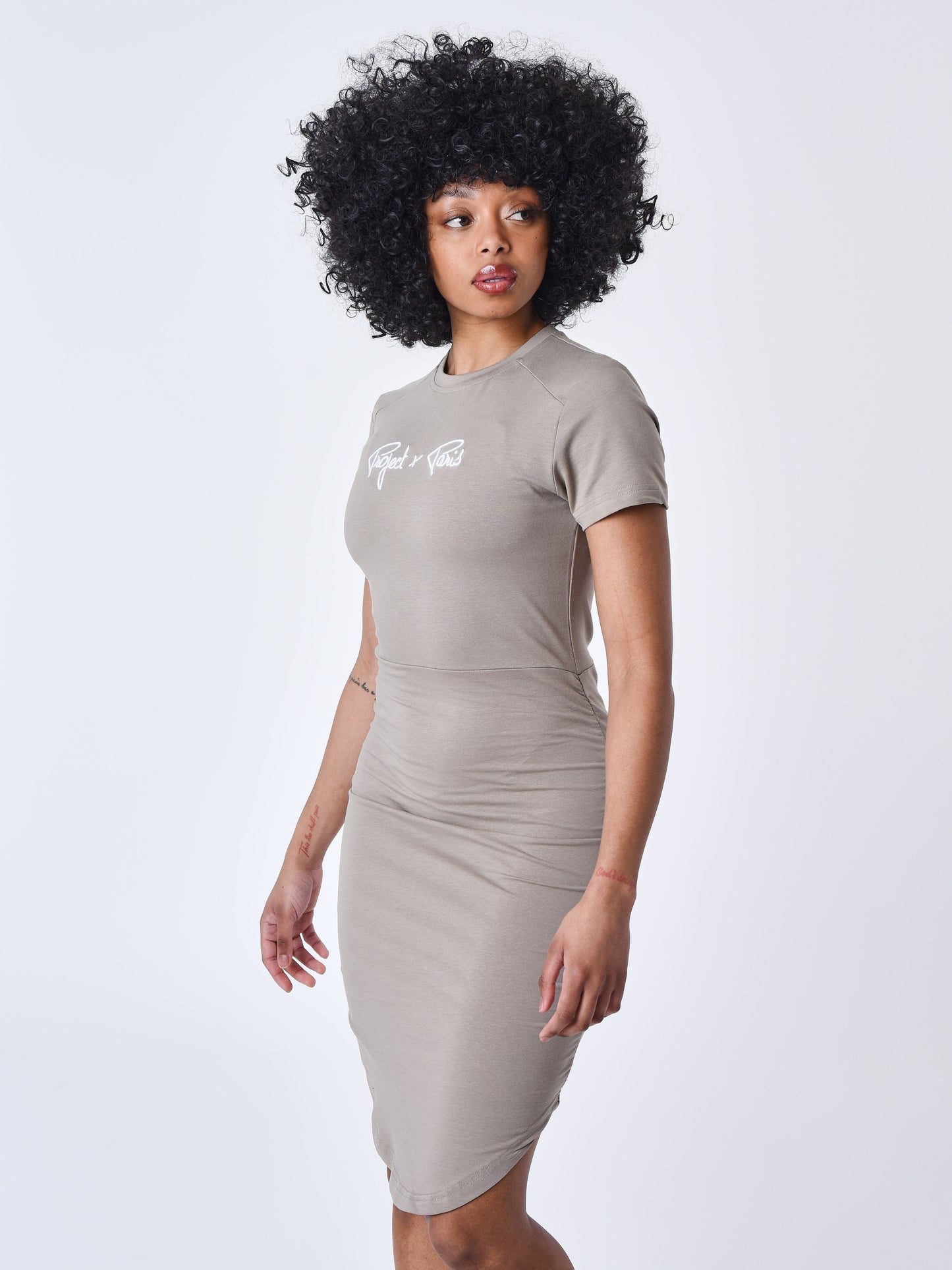 f237709-taupe-modelshot