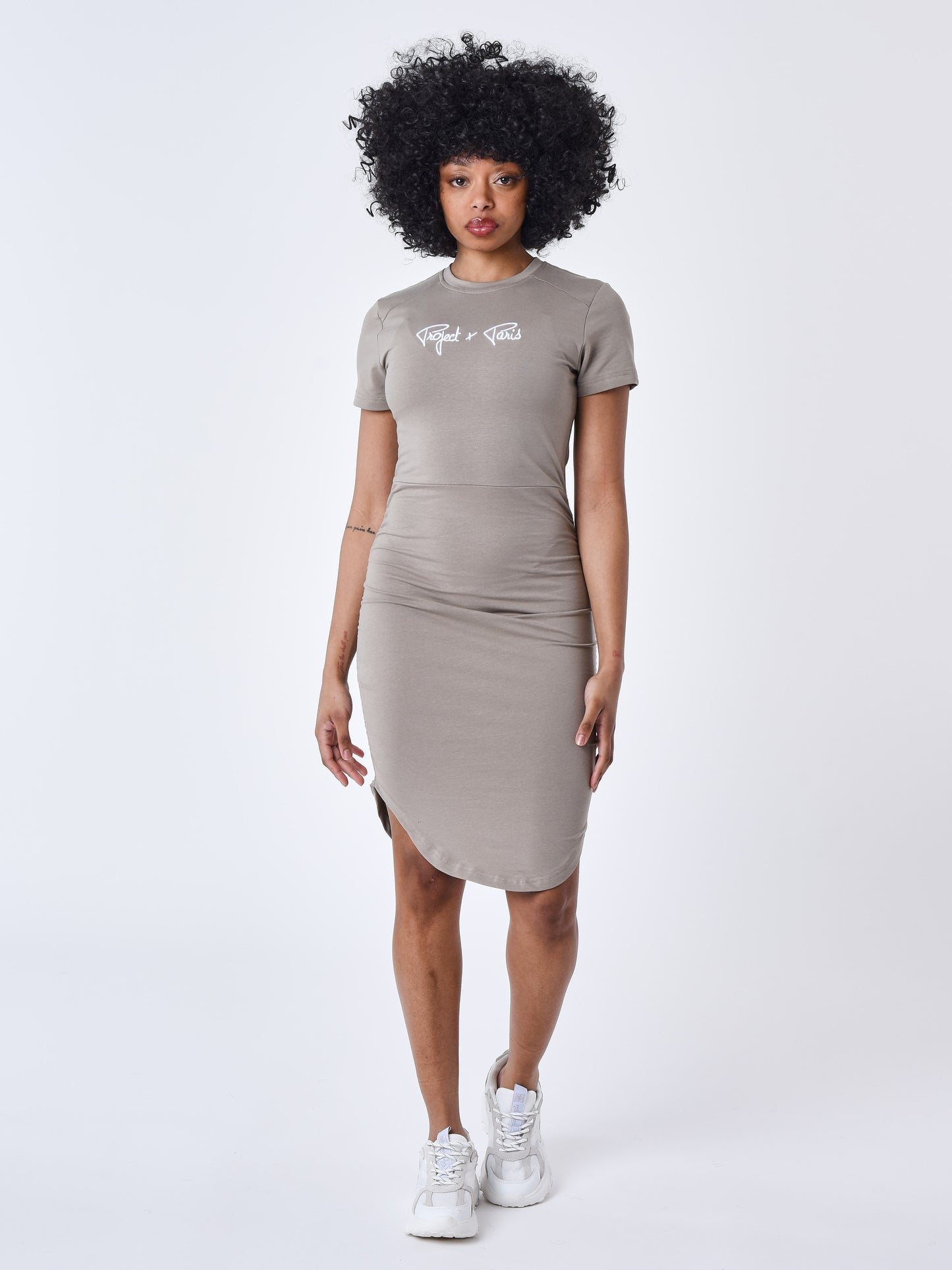 f237709-taupe-modelshot