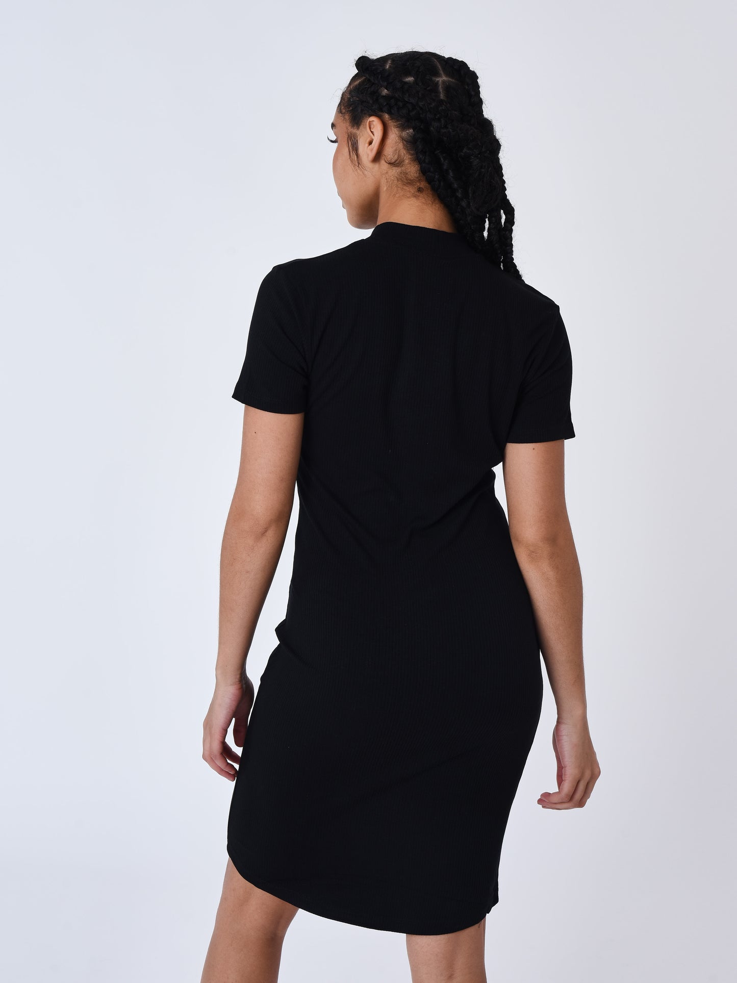 f237710-noir-modelshot