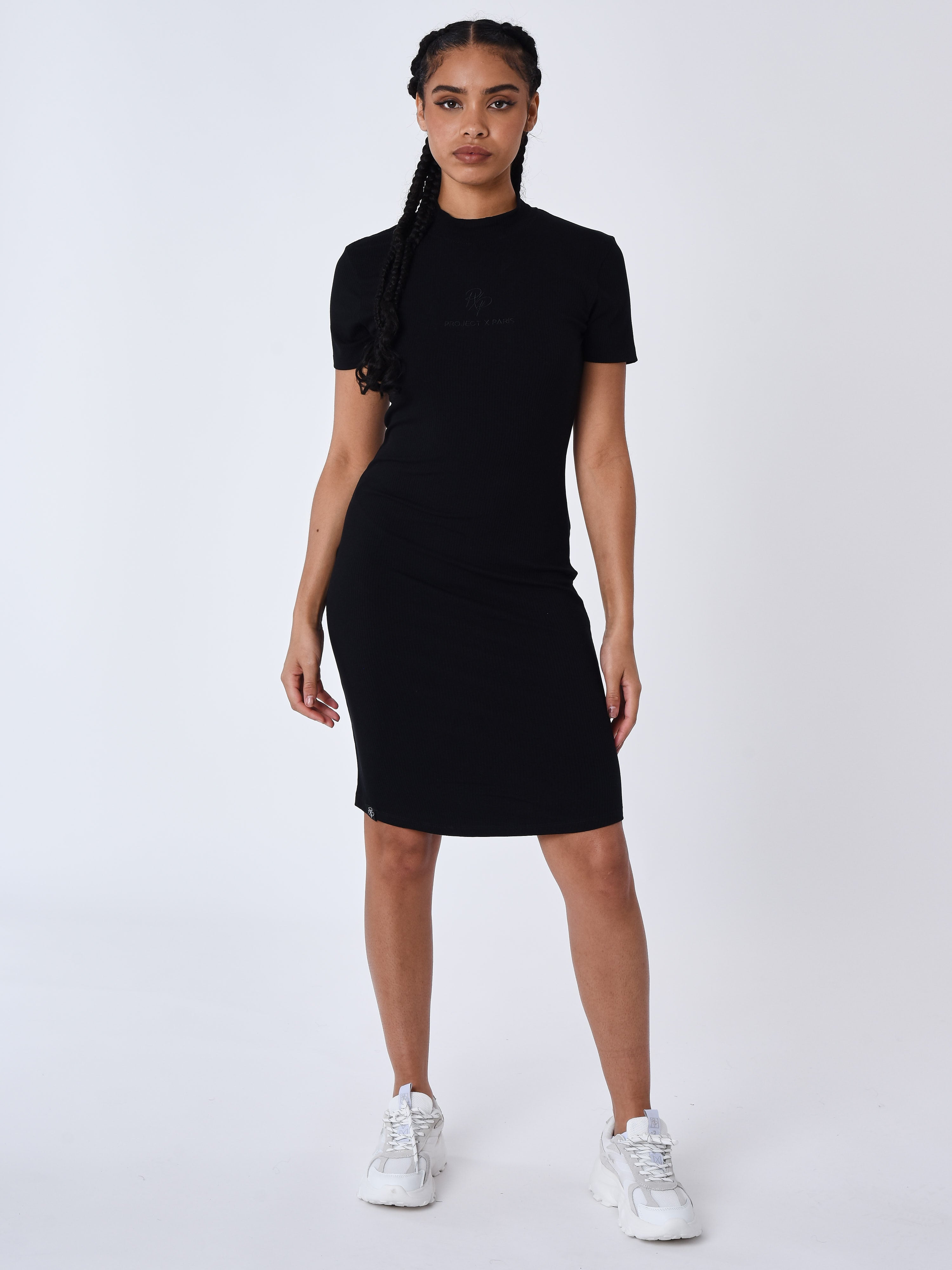 f237710-noir-modelshot