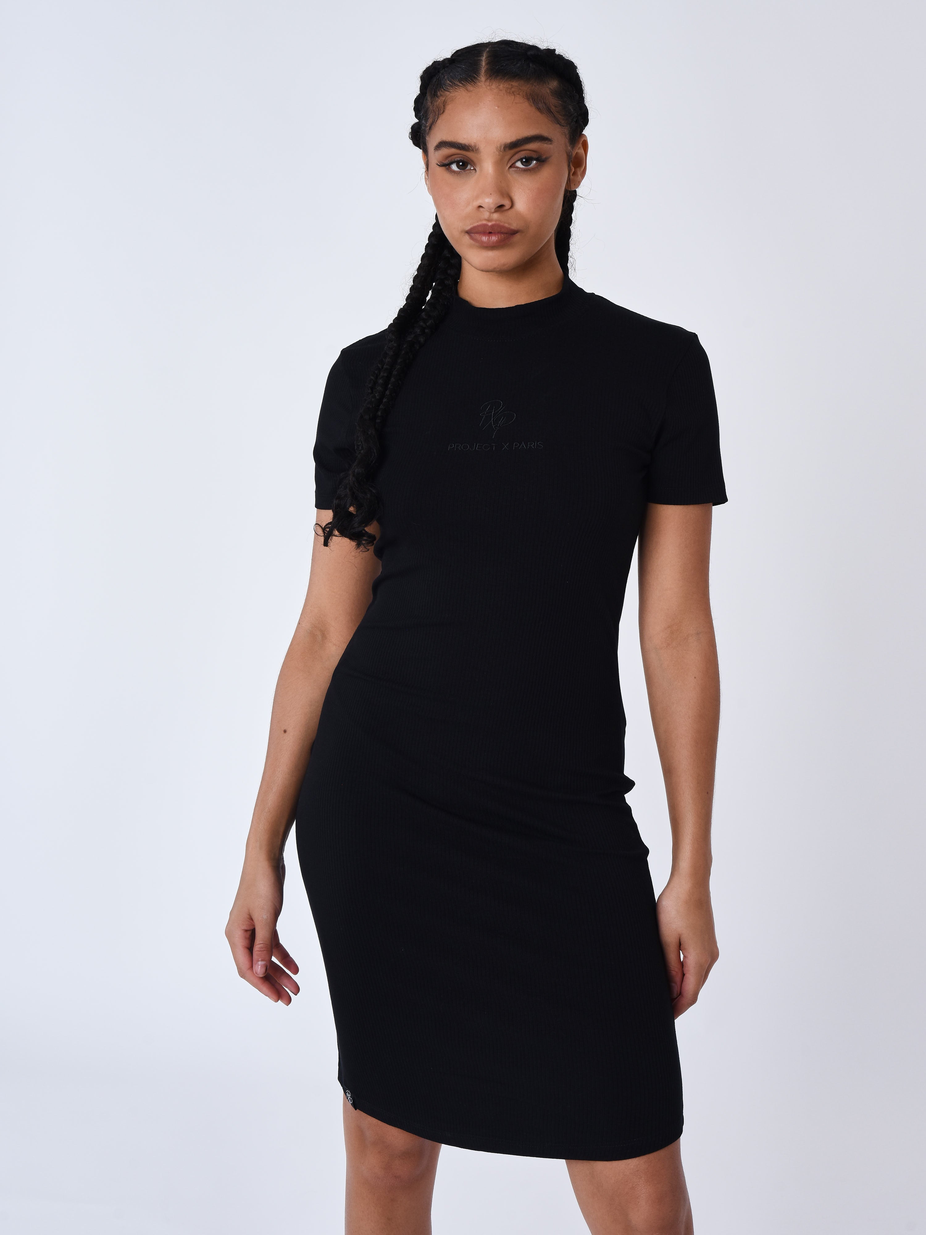 f237710-noir-modelshot