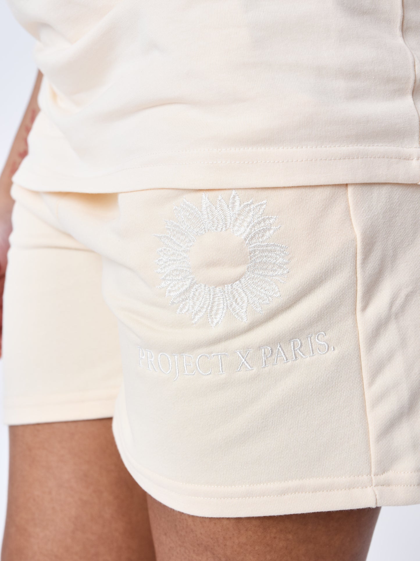 f241100-beige