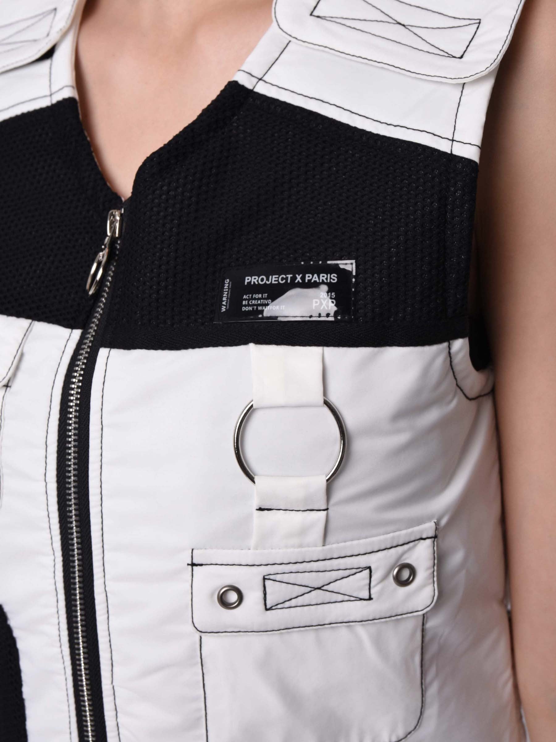 Utility mouwloos vest met contrasterende naden en mesh inzetstuk-6