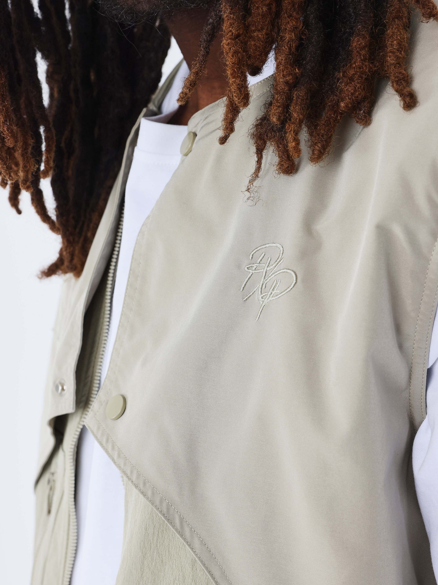 gilet-superposer-gris-fume