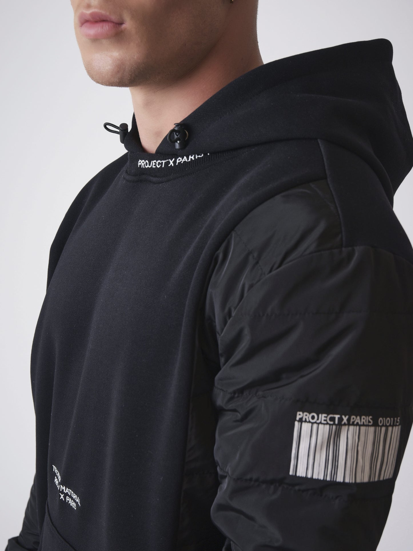 hoodie-a-manches-matelassees-2020086-noir