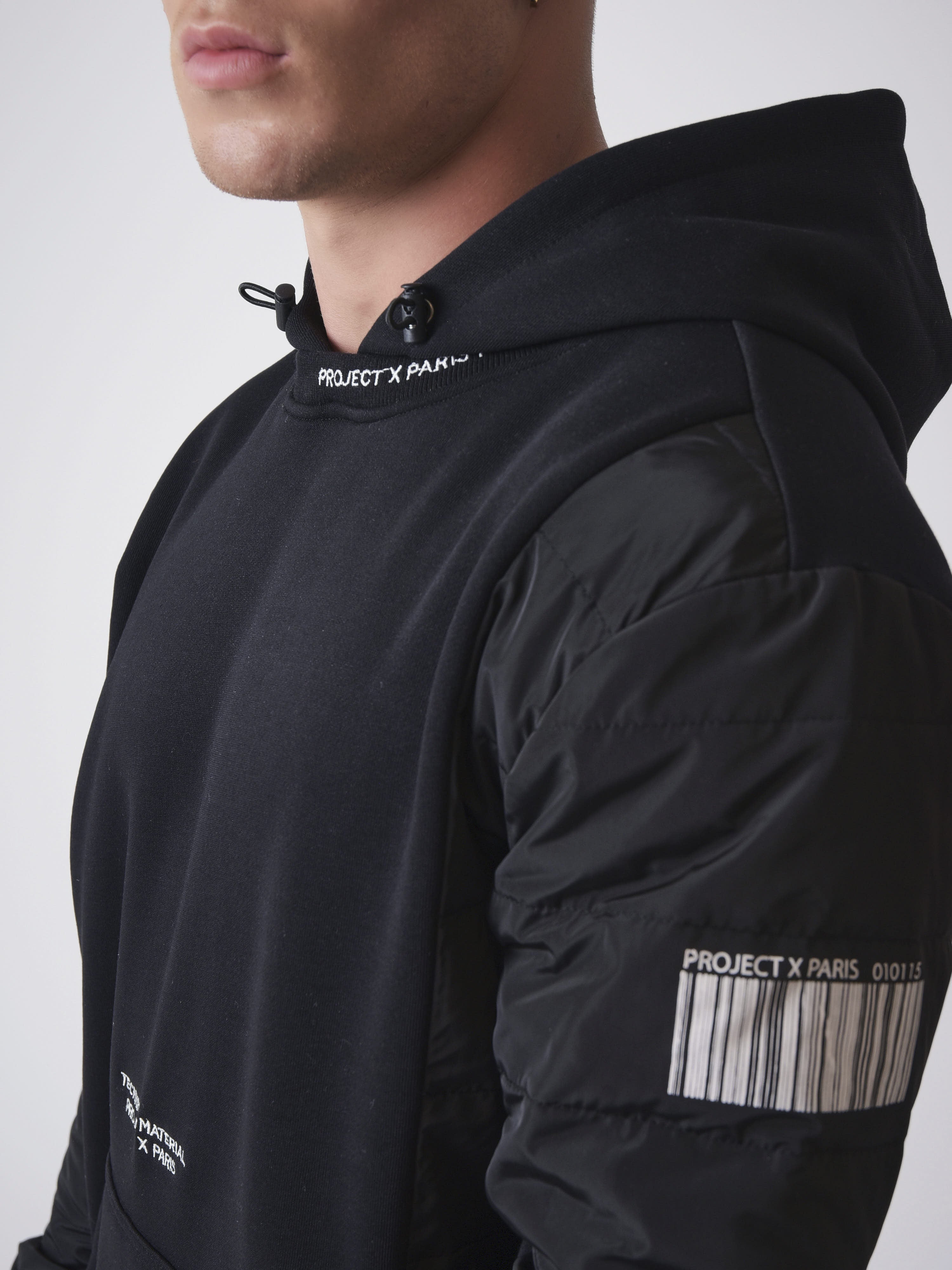 hoodie-a-manches-matelassees-2020086-noir