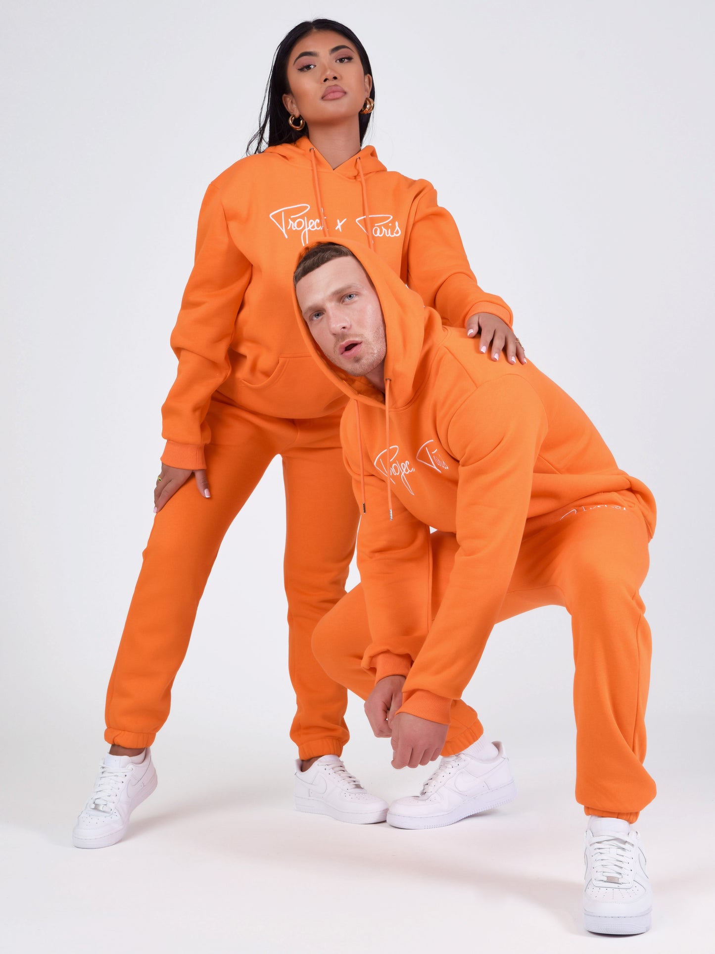 hoodie-avec-broderie-logo-homme-1920010-4205-orange-modelshot