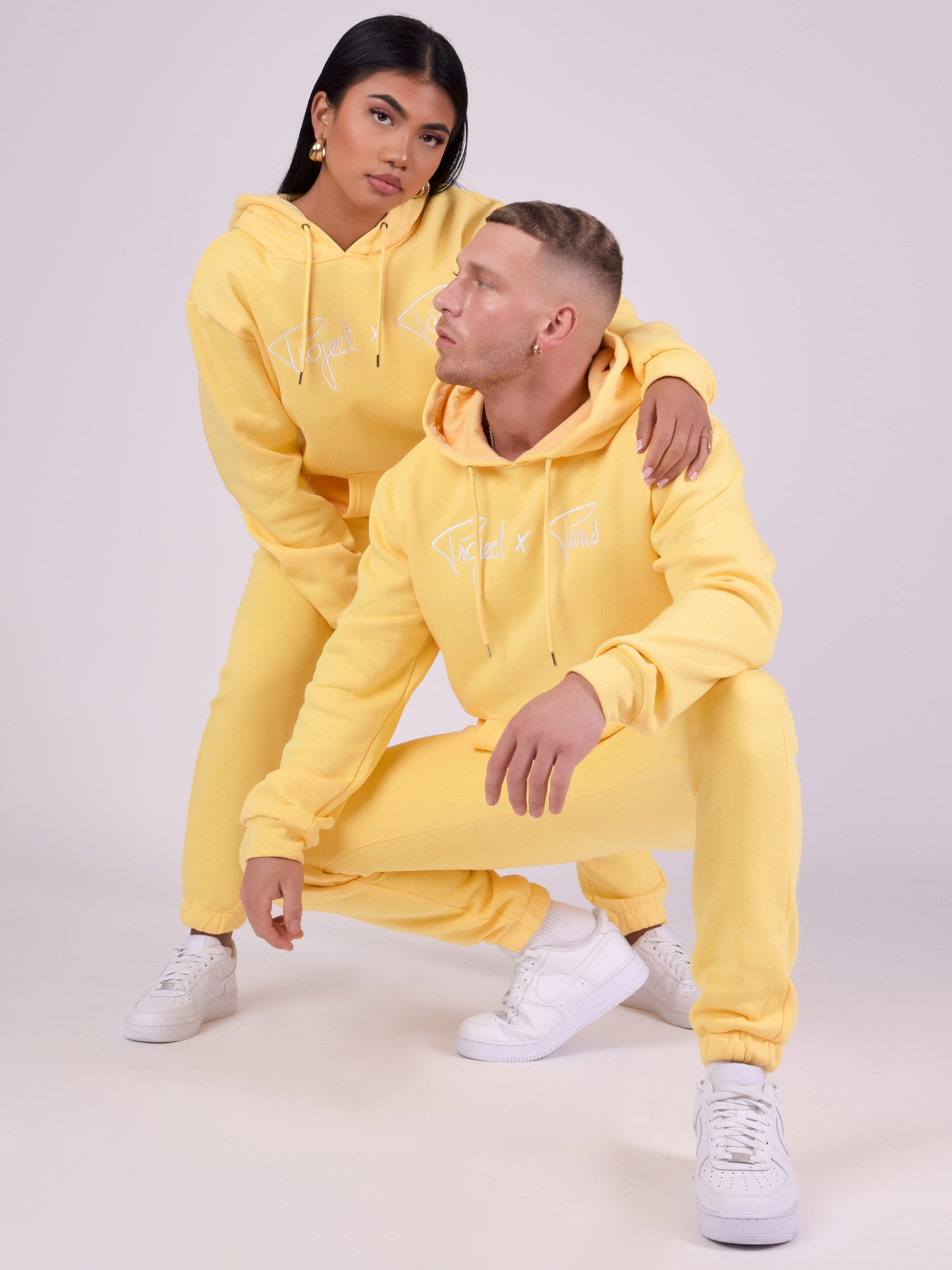 hoodie-avec-broderie-logo-homme-1920010-4205-orange-modelshot