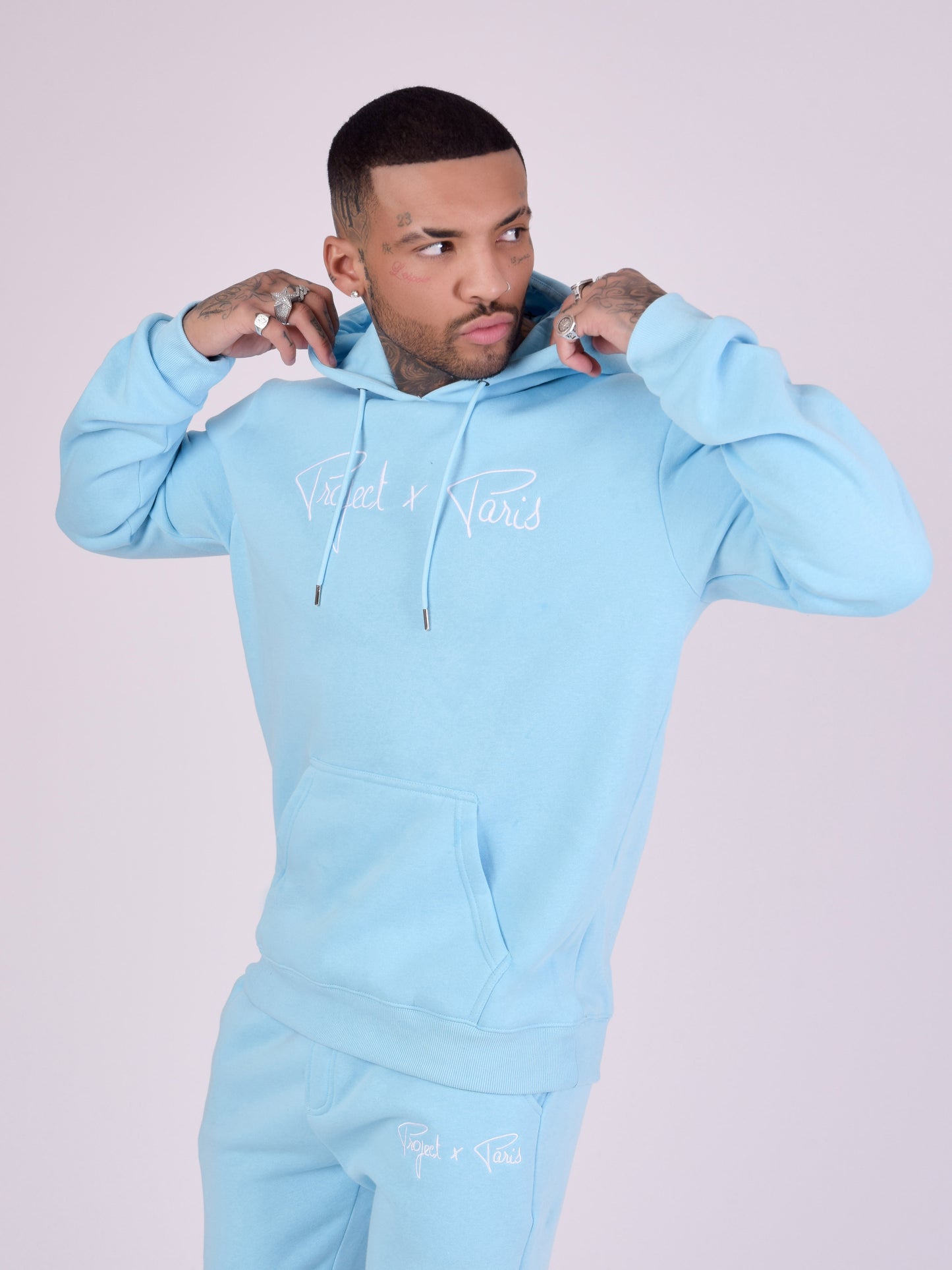 hoodie-avec-broderie-logo-homme-1920010-4205-orange-modelshot