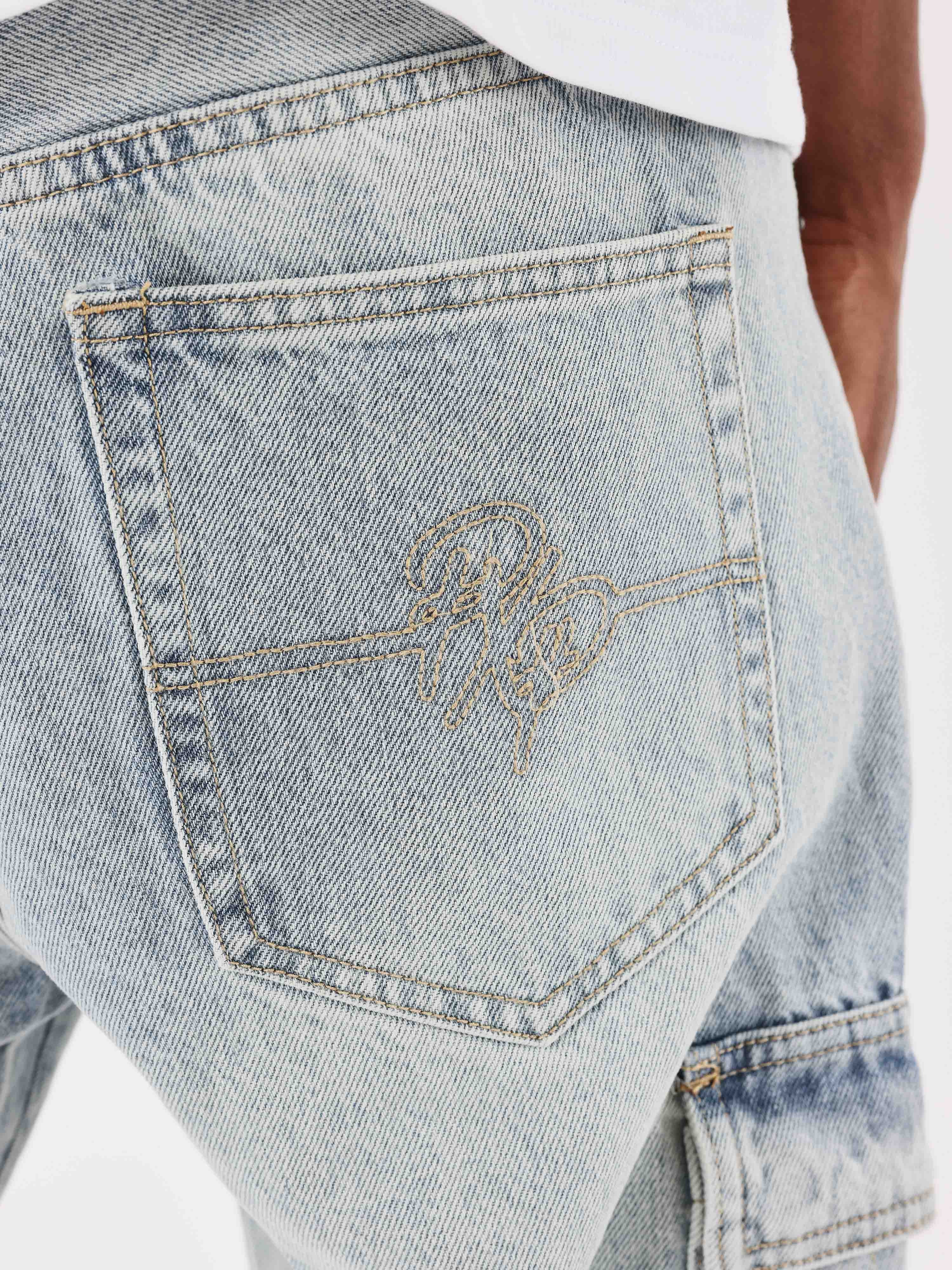 jean-cargo-a-decoupes-bleu-clair