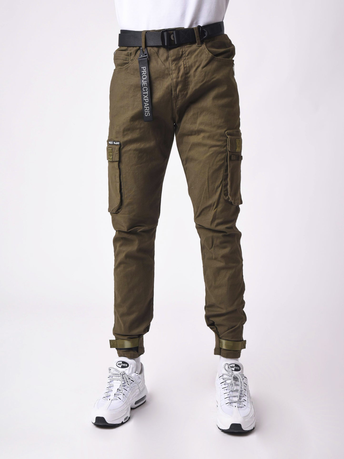 jean-cargo-poches-et-sangle-de-resserrement-en-bas-kaki