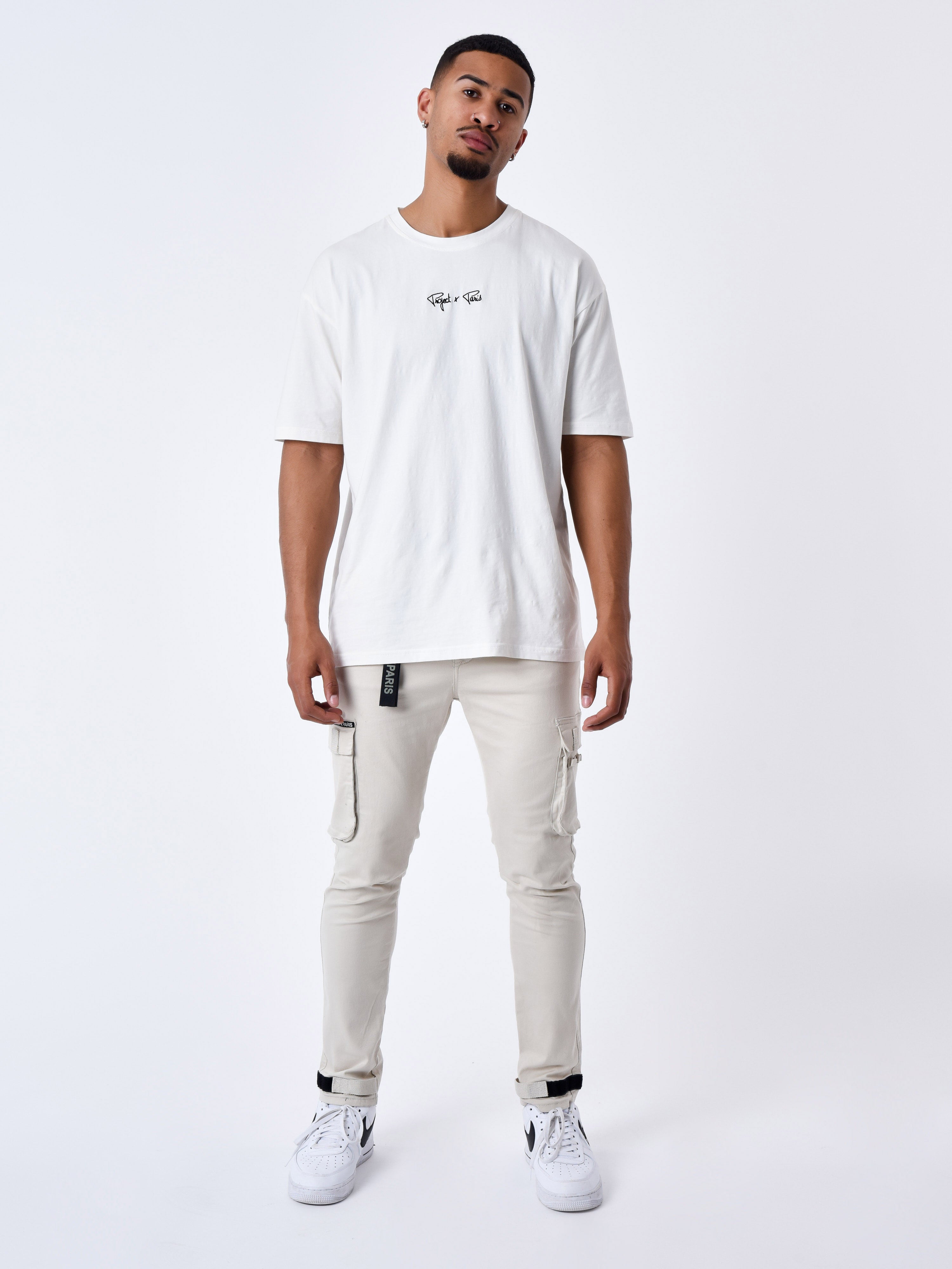 jean-cargo-poches-et-sangle-de-resserrement-en-bas-greige