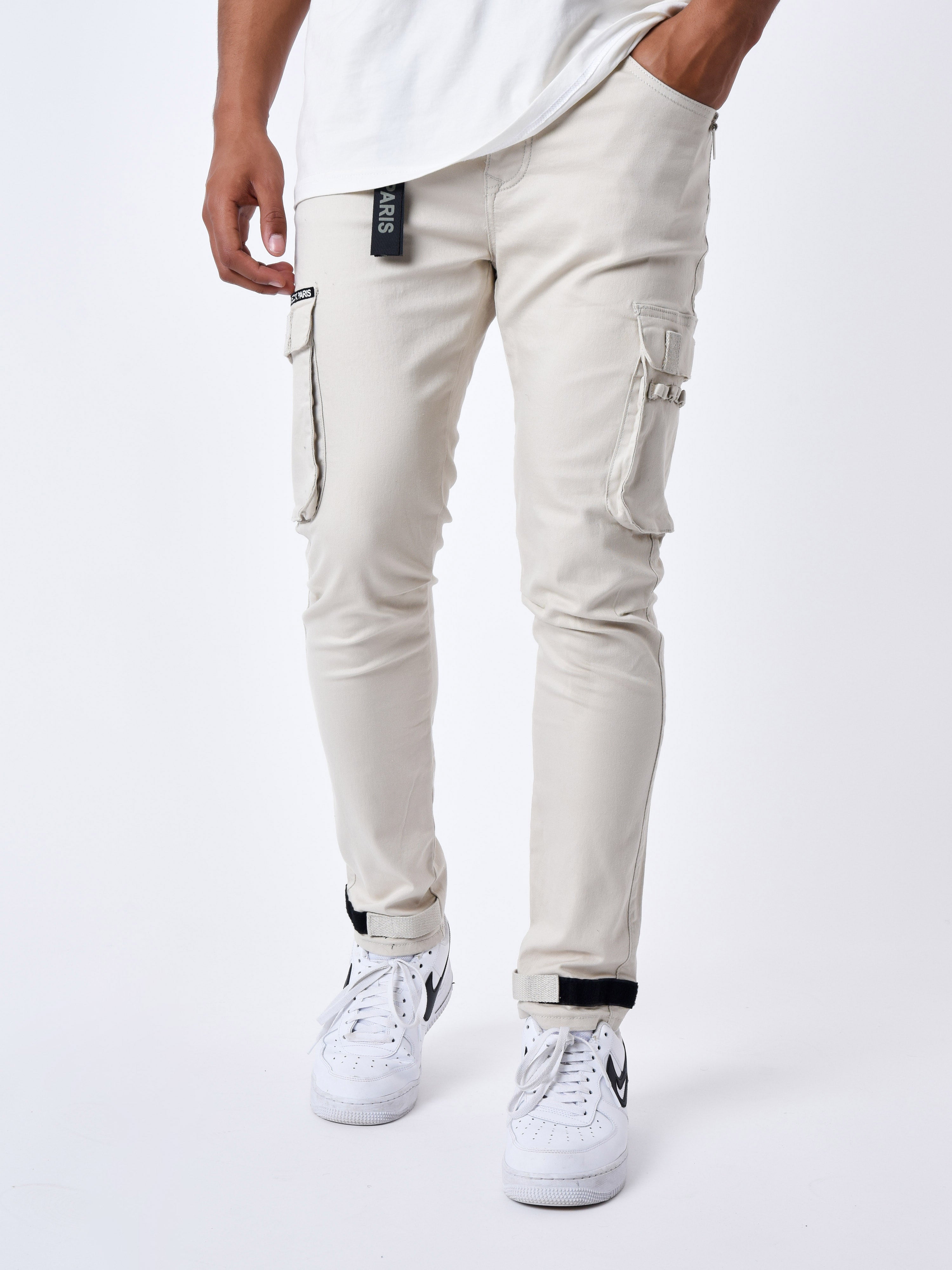 jean-cargo-poches-et-sangle-de-resserrement-en-bas-greige