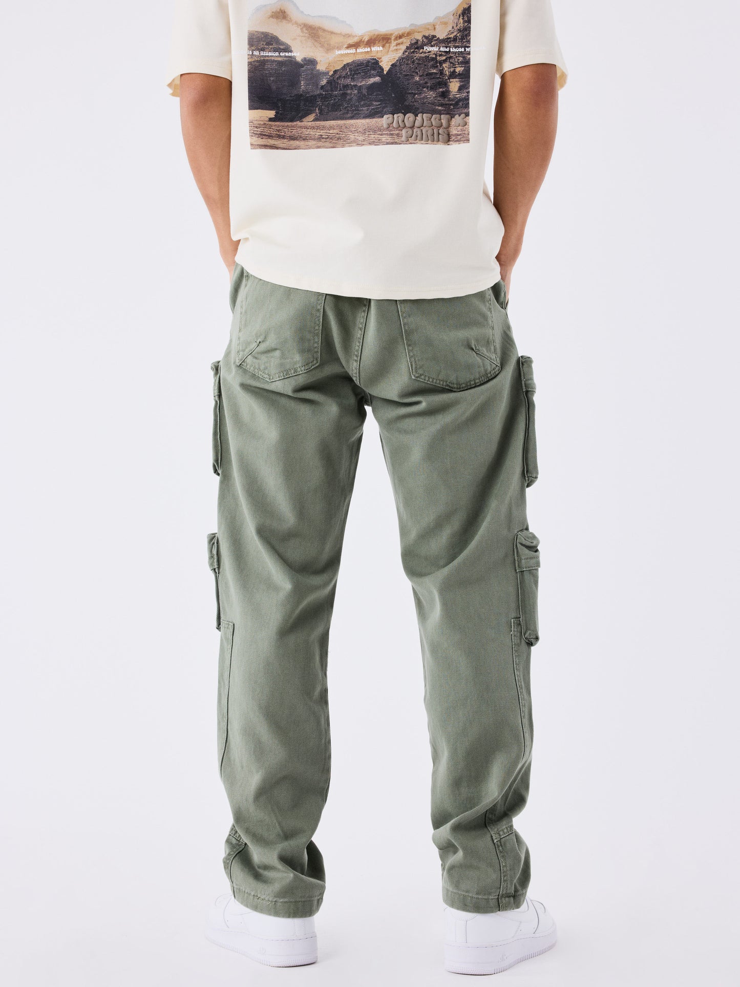 jean-cargo-olive-fonce-modelshot