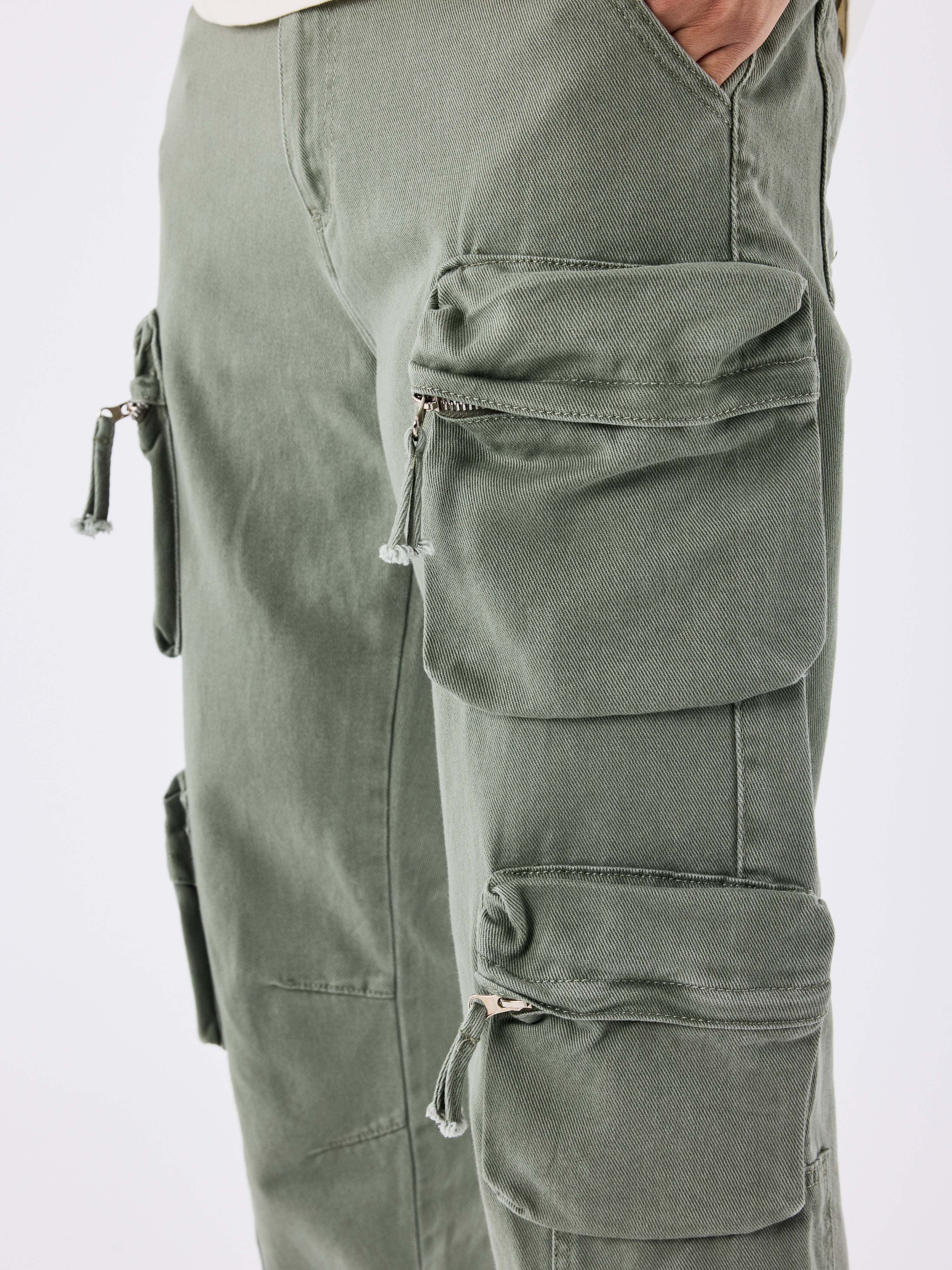 jean-cargo-olive-fonce-detailshot