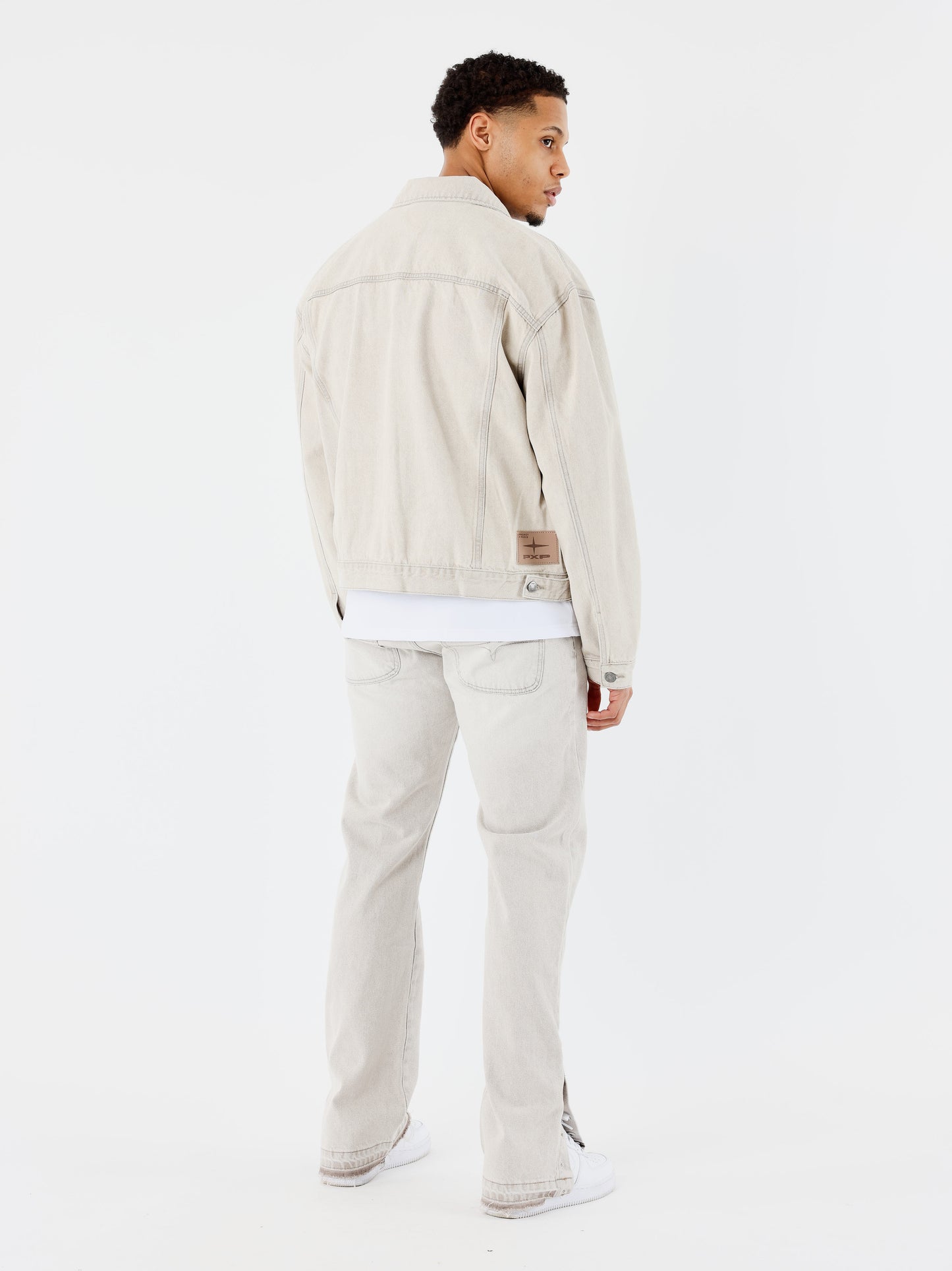 jean-large-d-ensemble-gris-clair