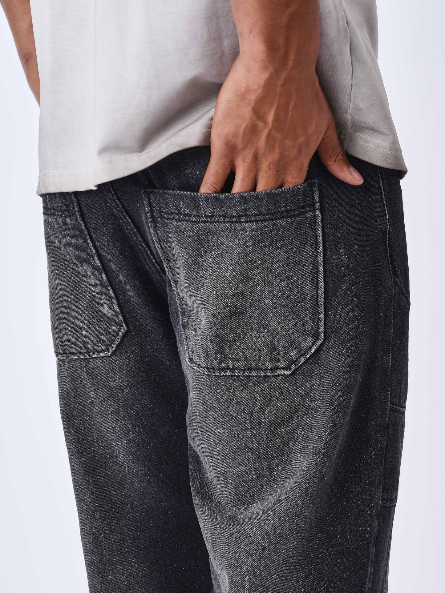 jeans-a-decoupes-organique-noir