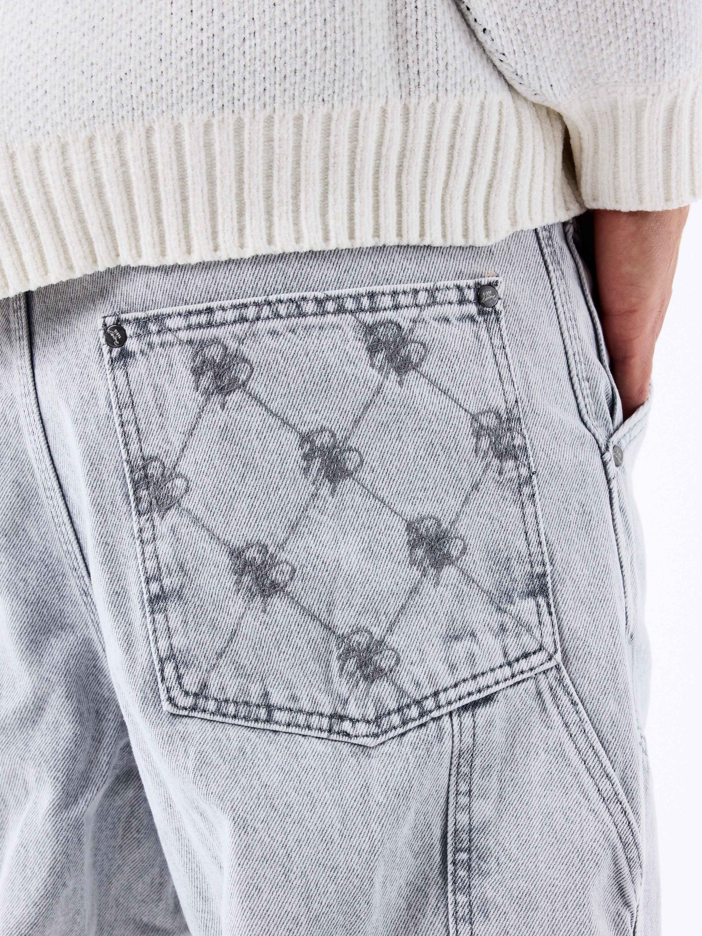 jeans-ample-a-details-charpentier-5070-gris-clair