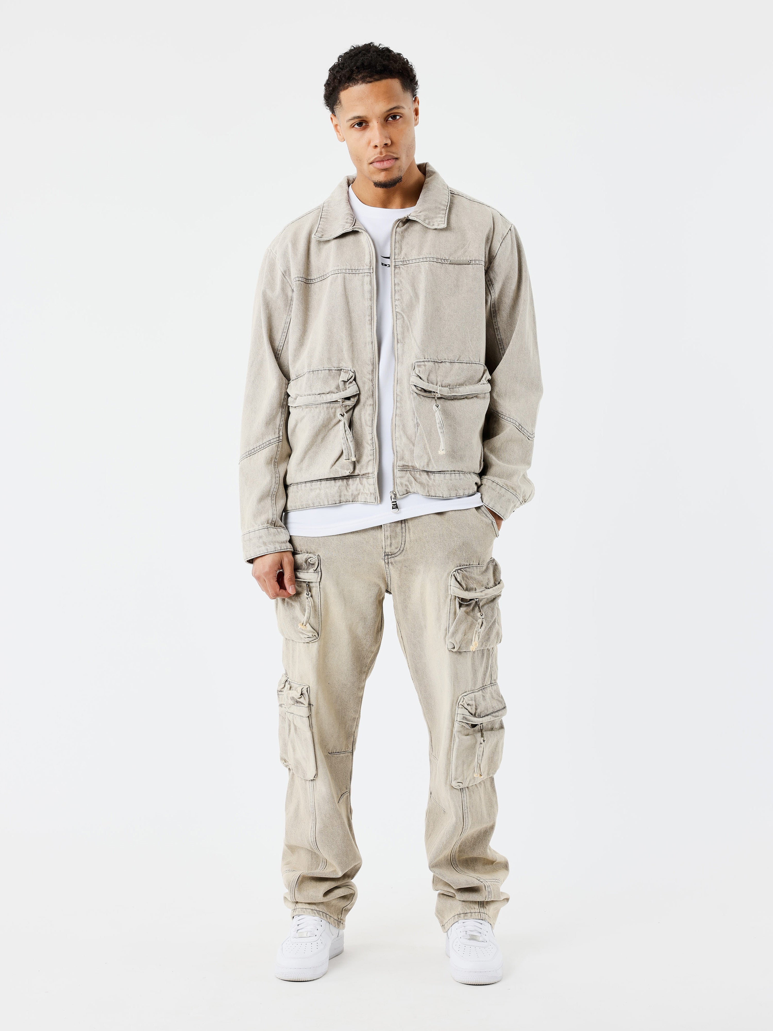 Jeans aus rohem Workwear-Stoff mit mehreren Taschen-1