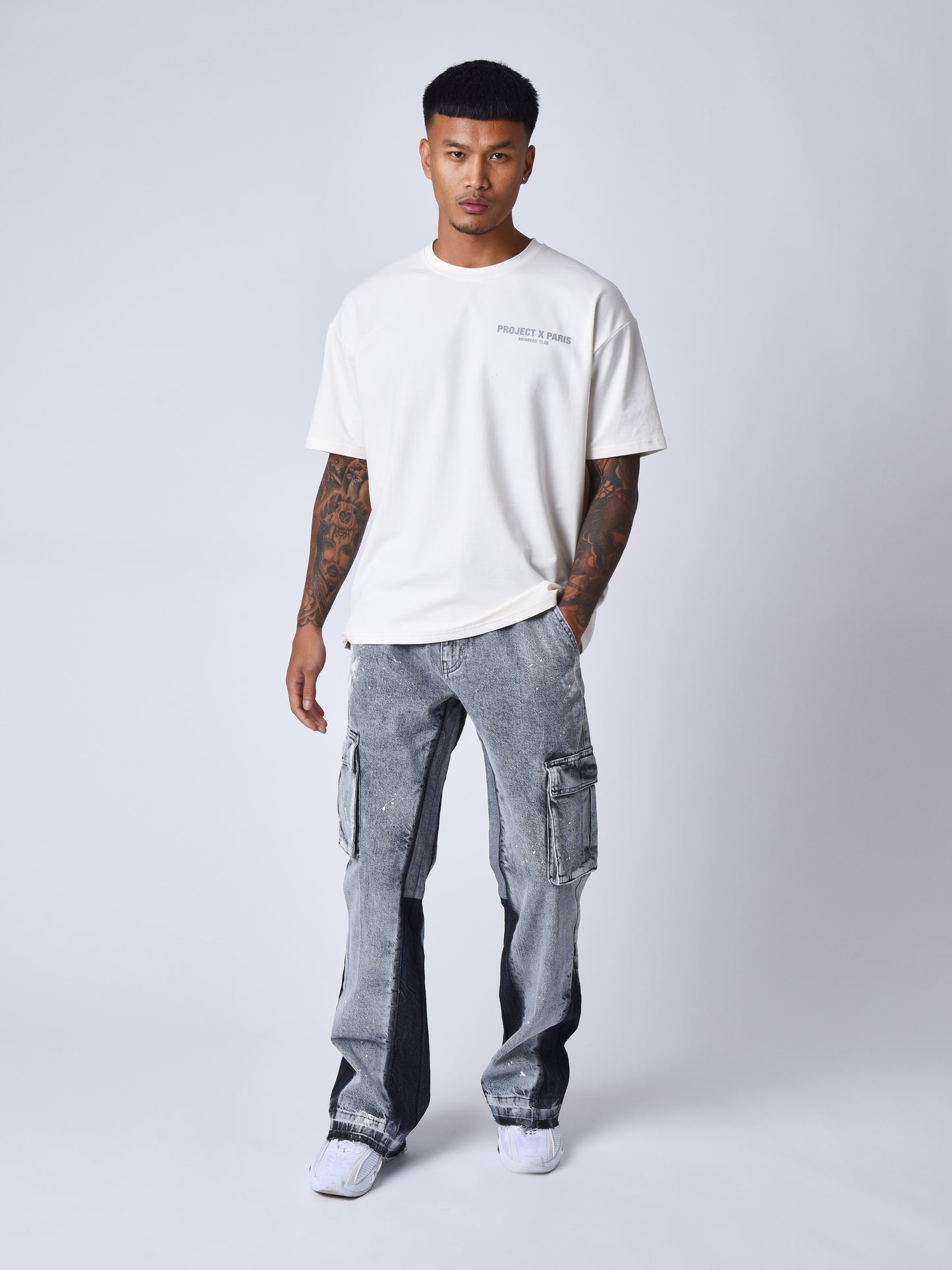 jeans-evase-a-poches-noir-modelshot