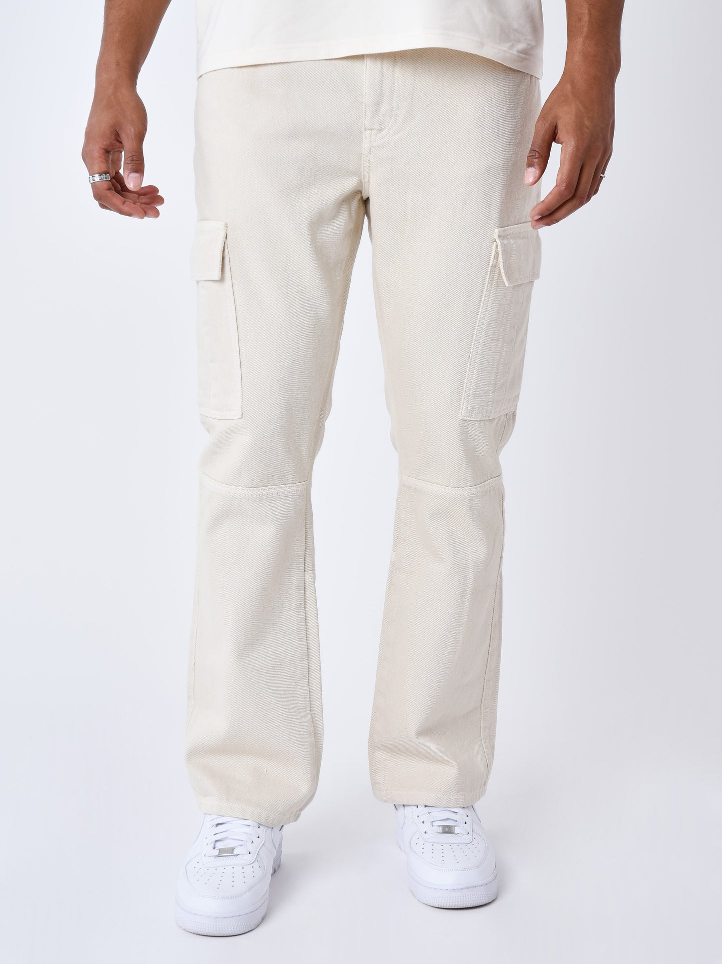 jeans-flare-a-decoupes-ivoire