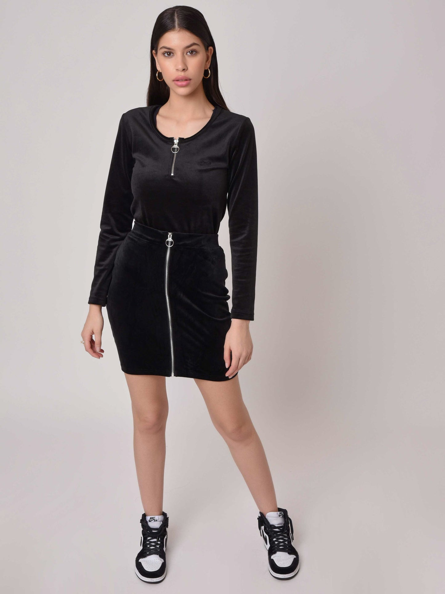jupe-ajustee-velvet-zip-rond-noir