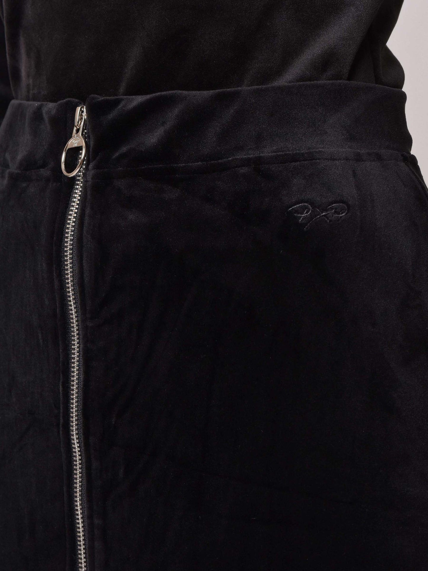 jupe-ajustee-velvet-zip-rond-noir