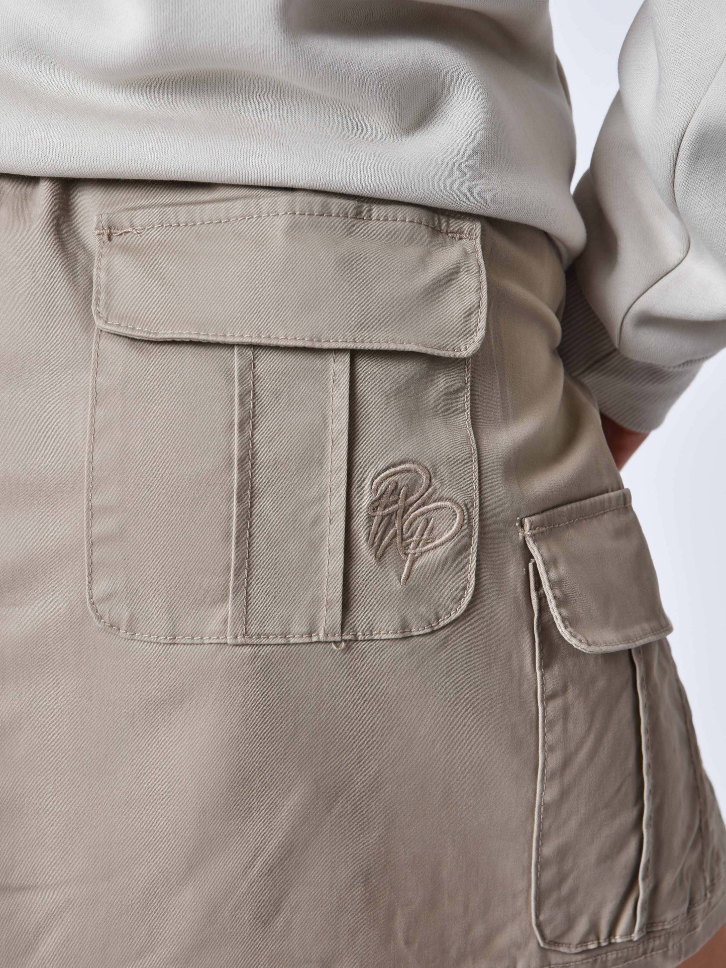 jupe-cargo-greige-detailshot