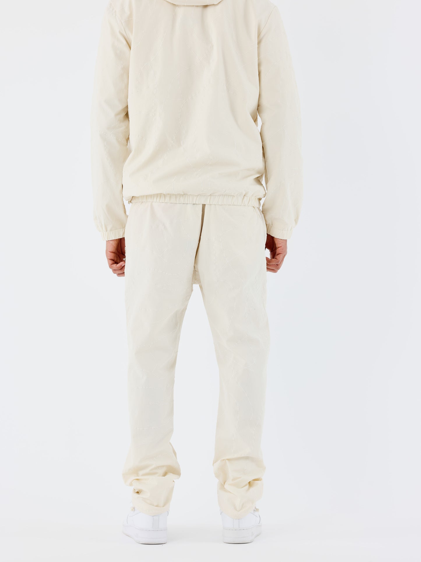 pantalon-a-details-brode-craie