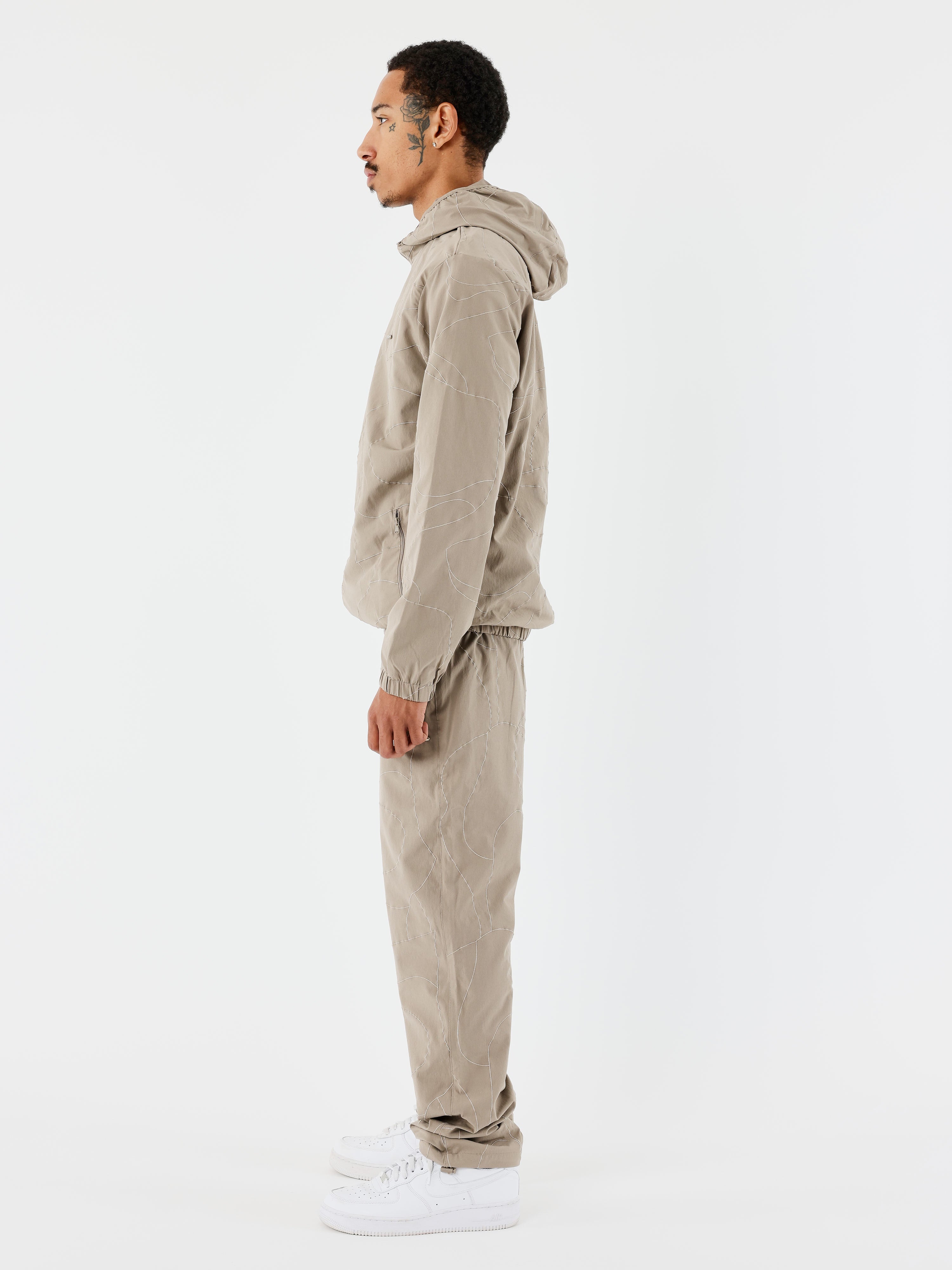 pantalon-a-details-brode-taupe