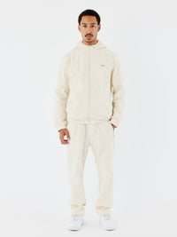 pantalon-a-details-brode-craie-modelshot