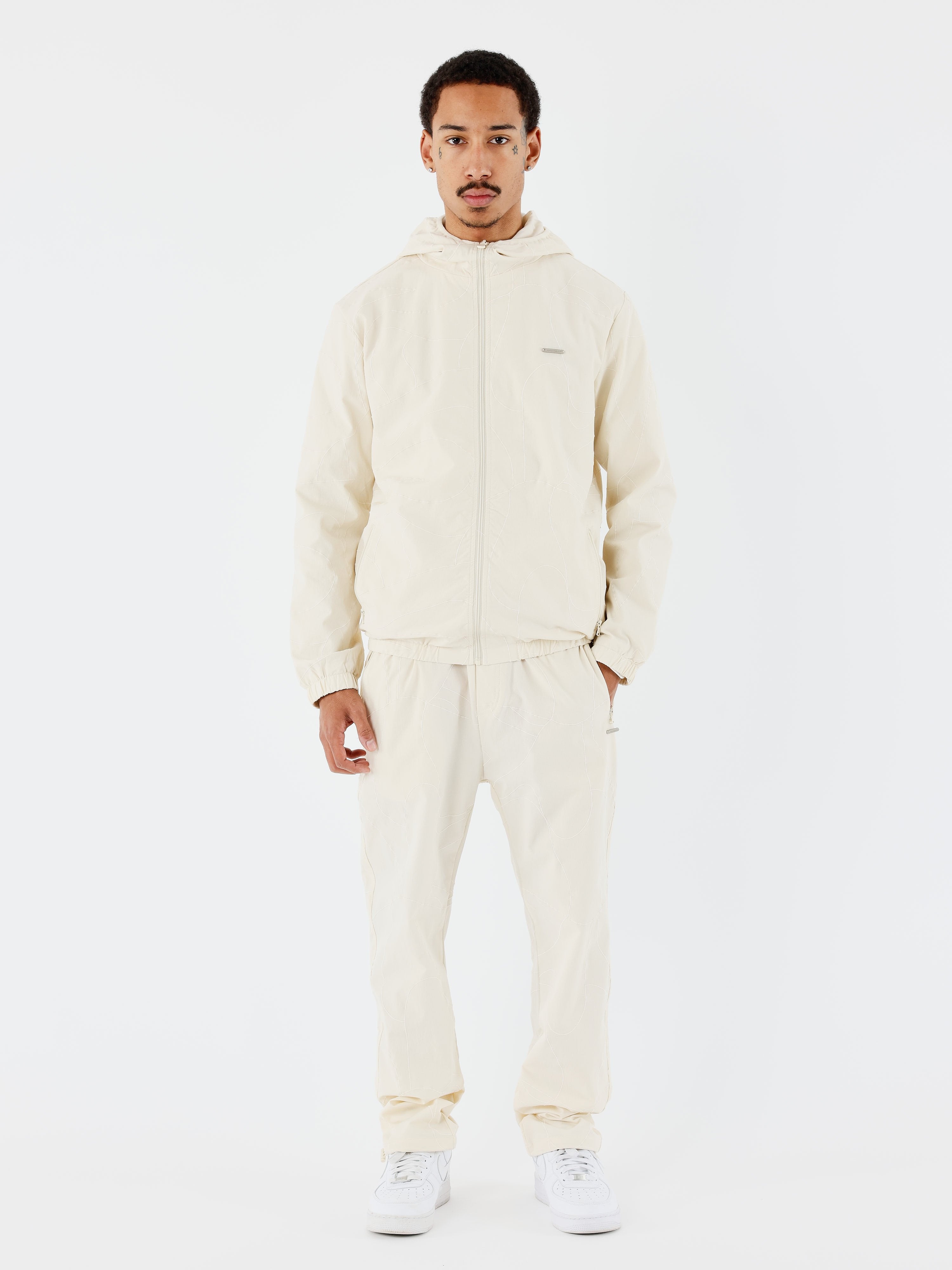 pantalon-a-details-brode-craie