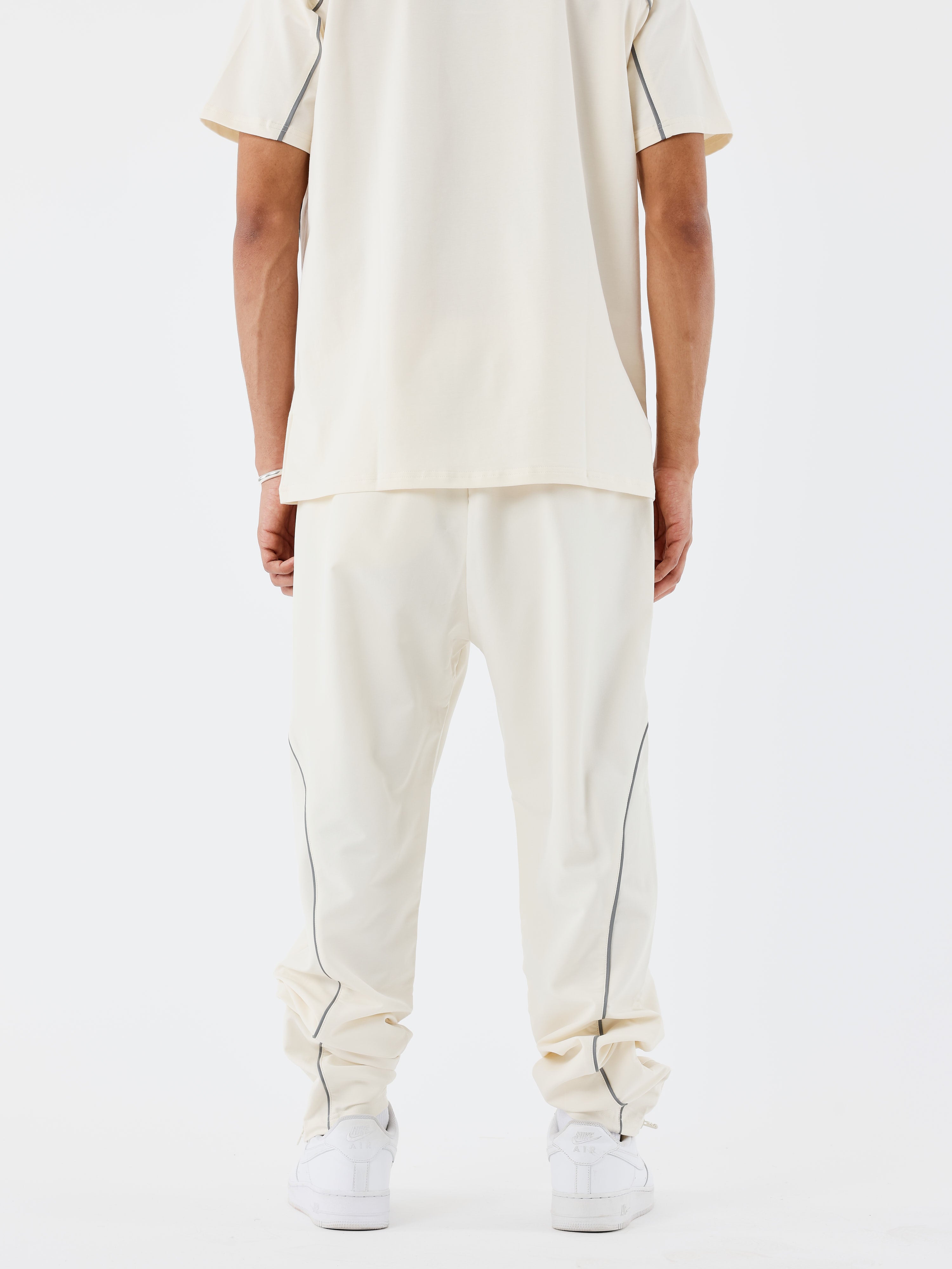 Pants with reflective details-3
