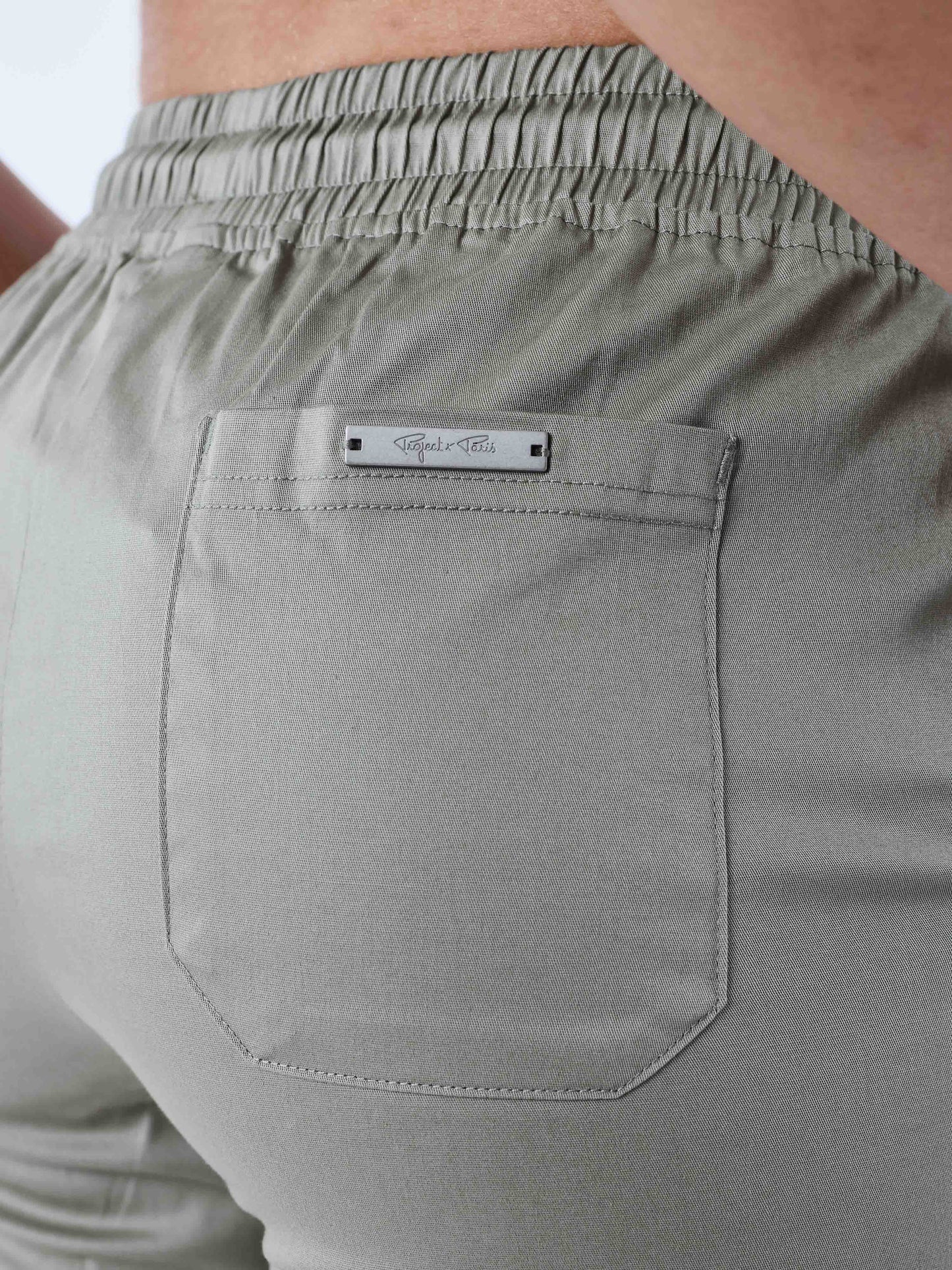 pantalon-a-poches-multiples-cashmere-blue-detailshot