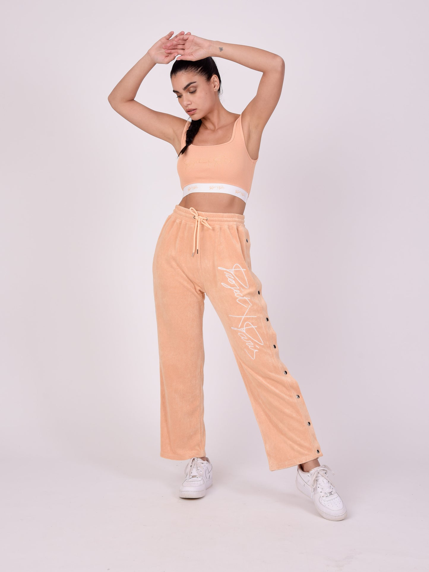 pantalon-a-pression-en-tissu-eponge-peche-modelshot