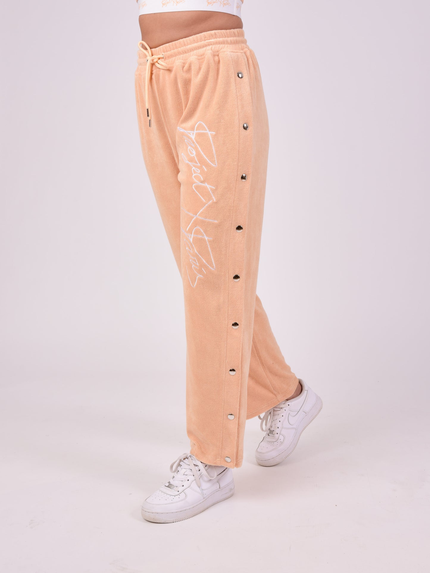 pantalon-a-pression-en-tissu-eponge-peche-modelshot