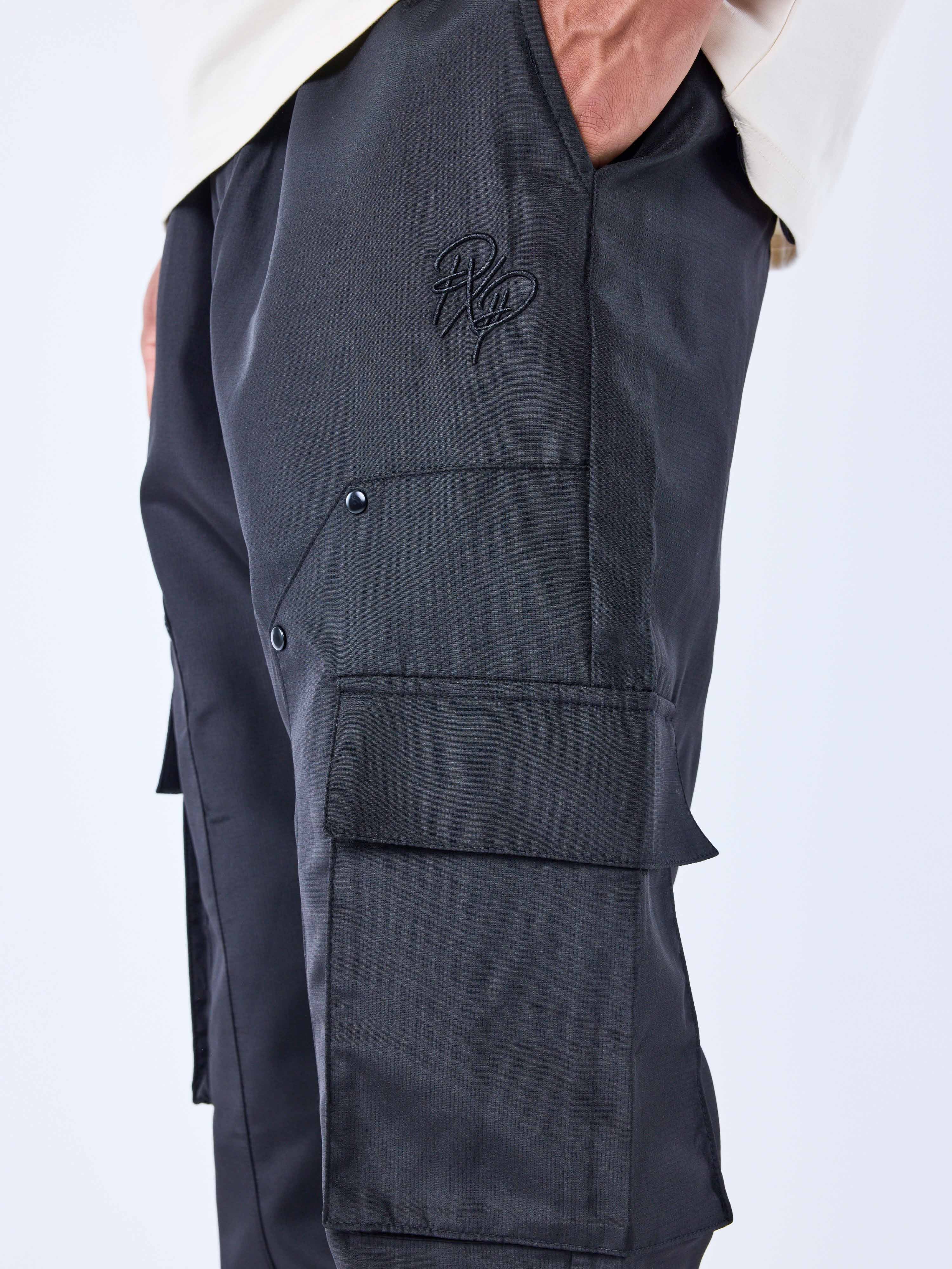 Pantalone cargo in materiale tecnico-5