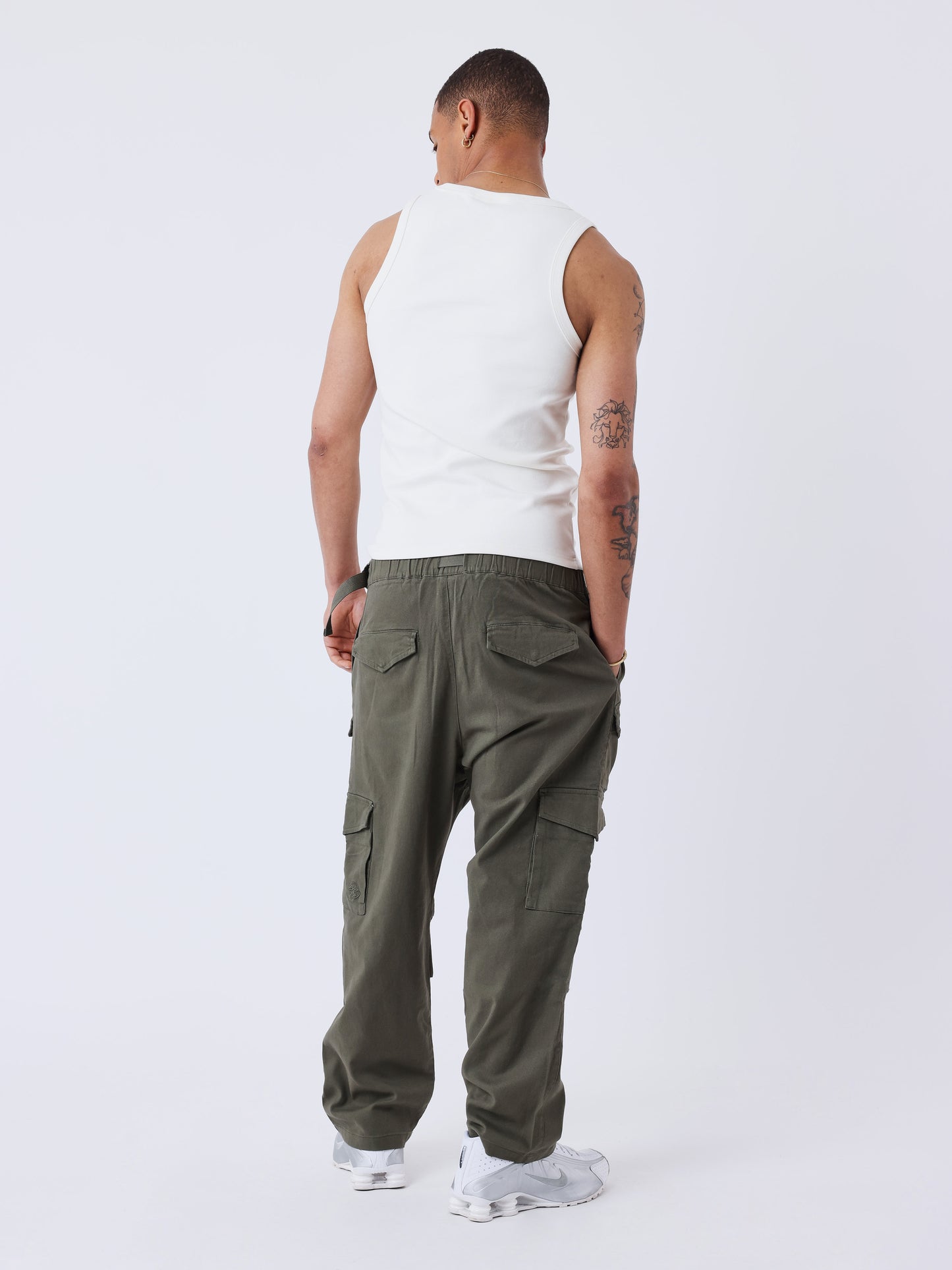 pantalon-cargo-technique-5365-olive-fonce-modelshot