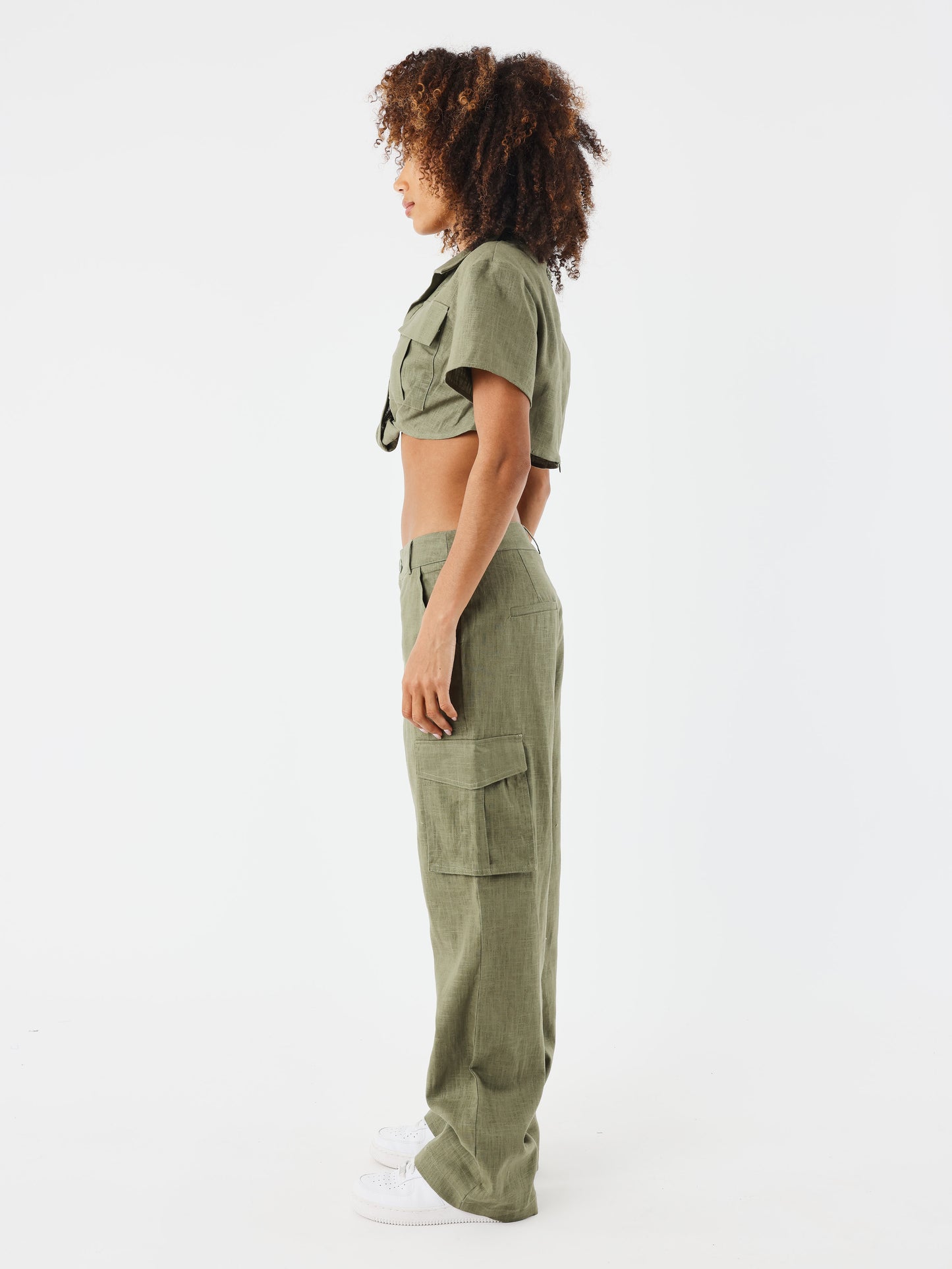 pantalon-coastal-olive-fonce-modelshot