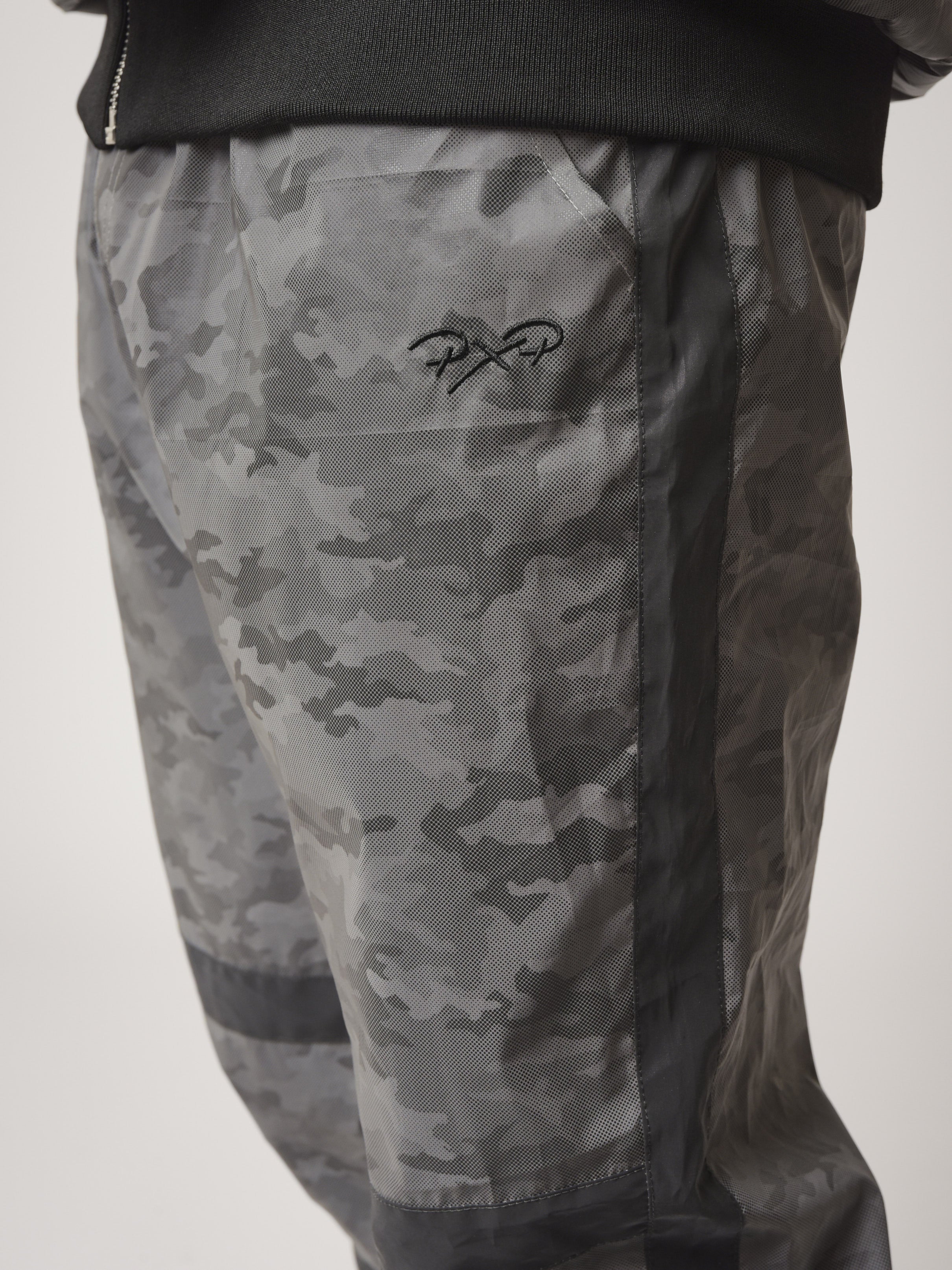 Reflekterende joggingbukser med camouflageprint-4