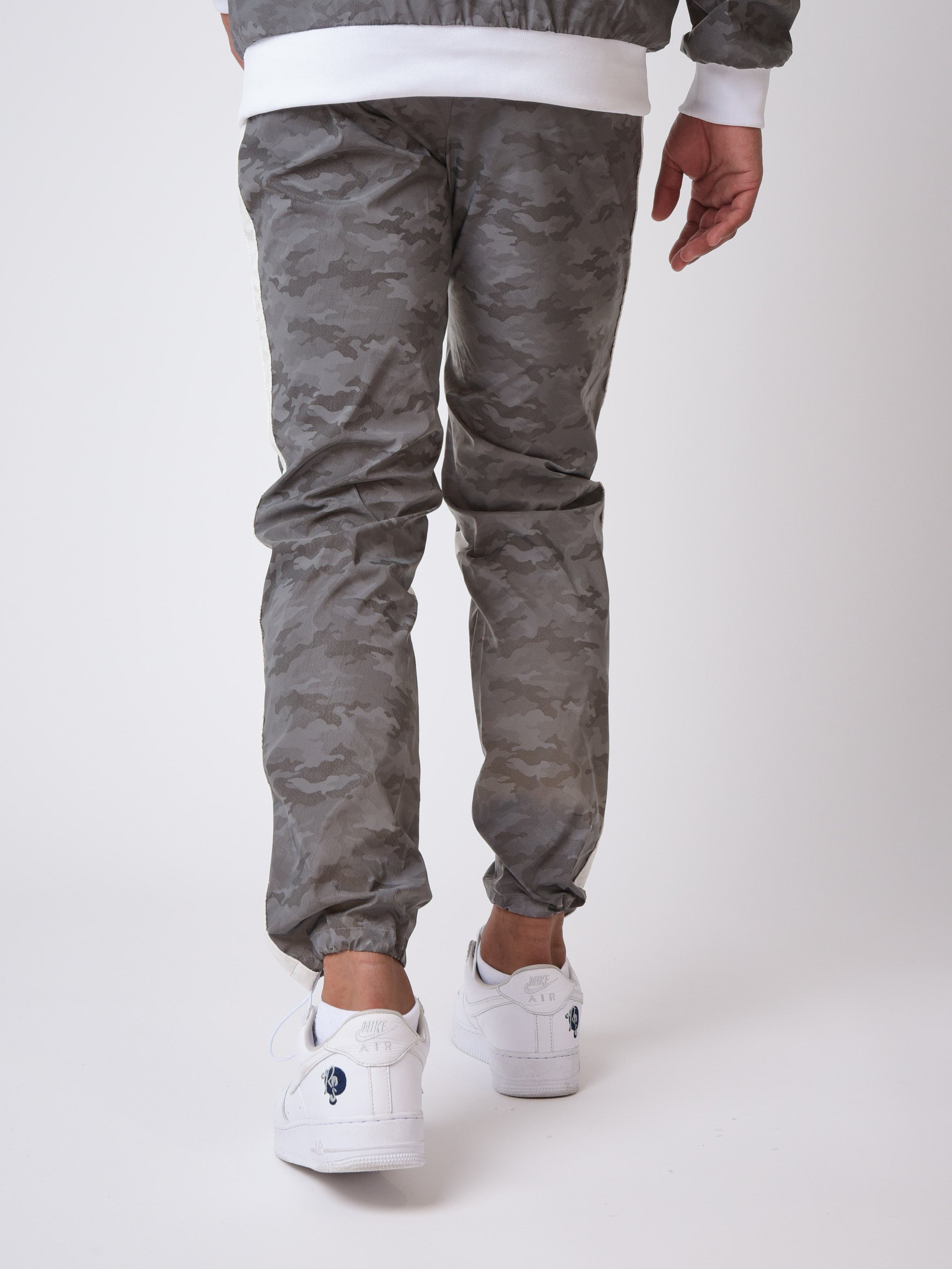 Pantalón de chándal bicolor reflectante con motivo de camuflaje 