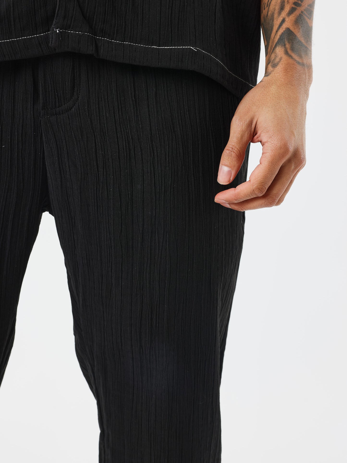 pantalon-decontractee-plissee-noir