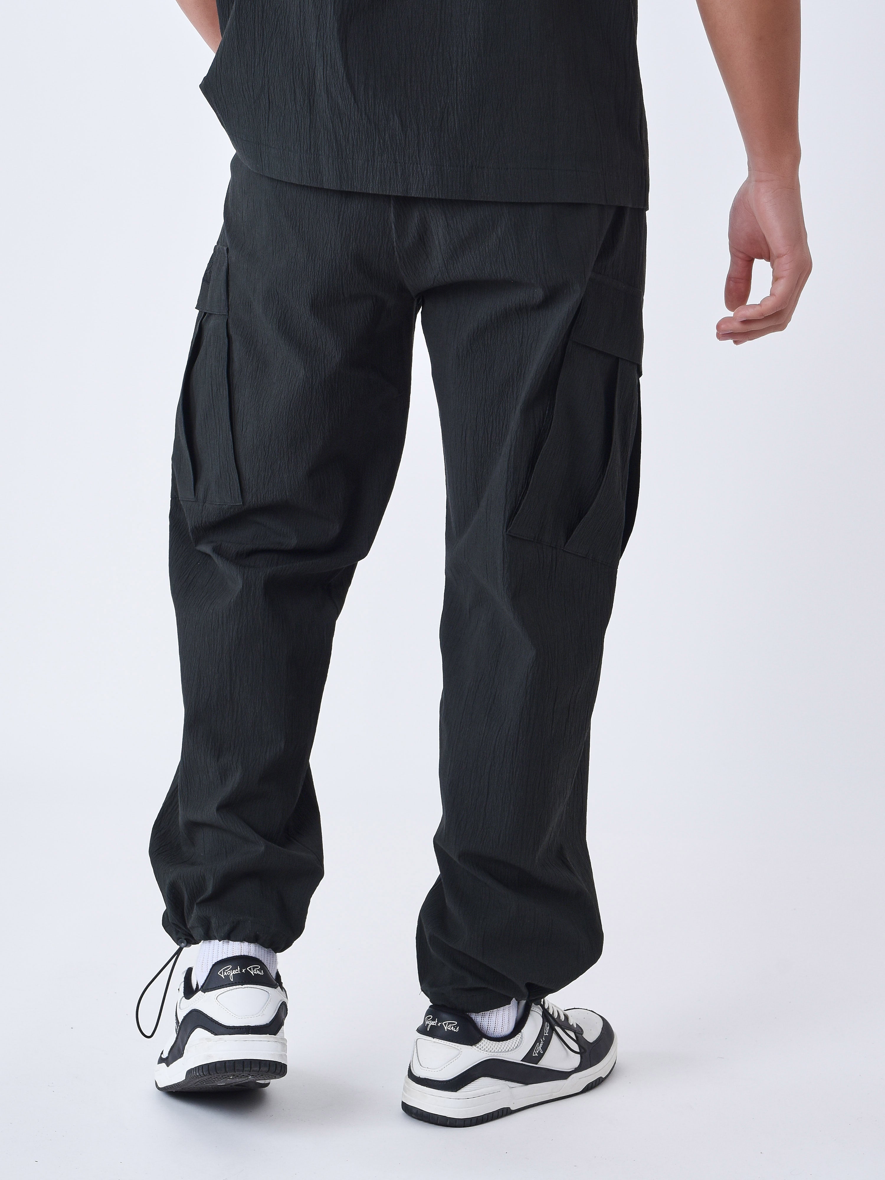 pantalon-effet-froisse-a-poches-noir