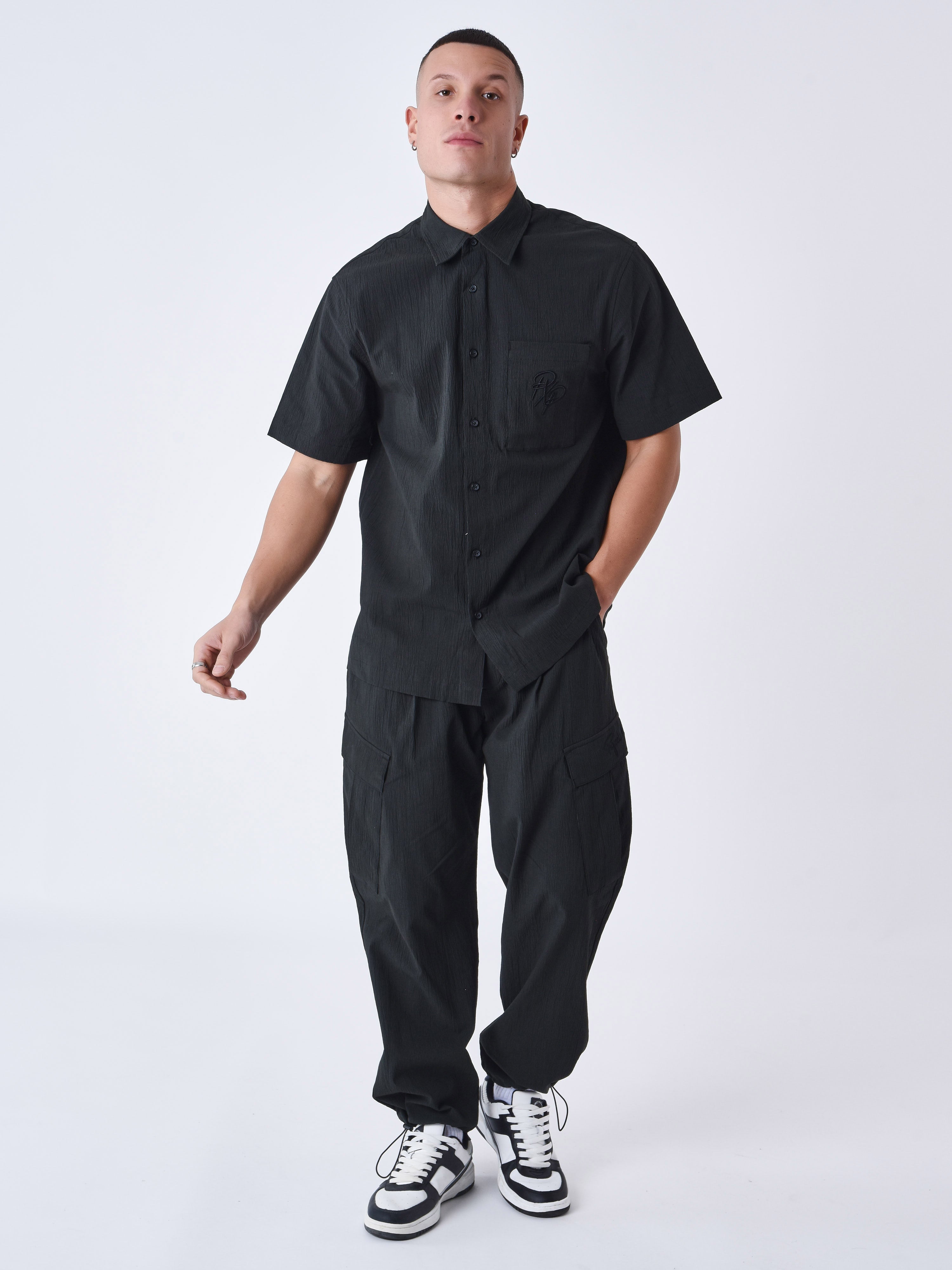 pantalon-effet-froisse-a-poches-noir