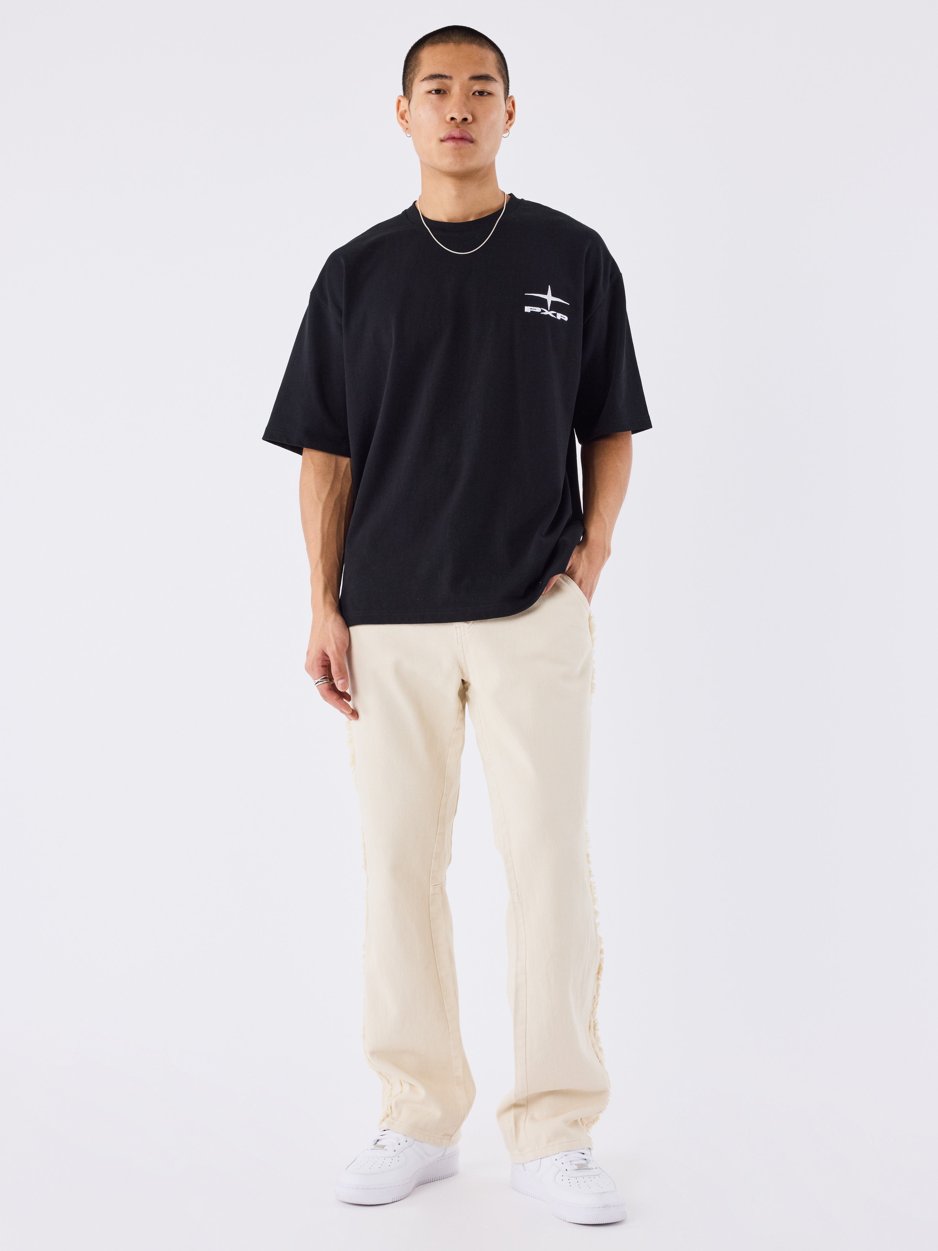 Calça flare com detalhes de franjas-1