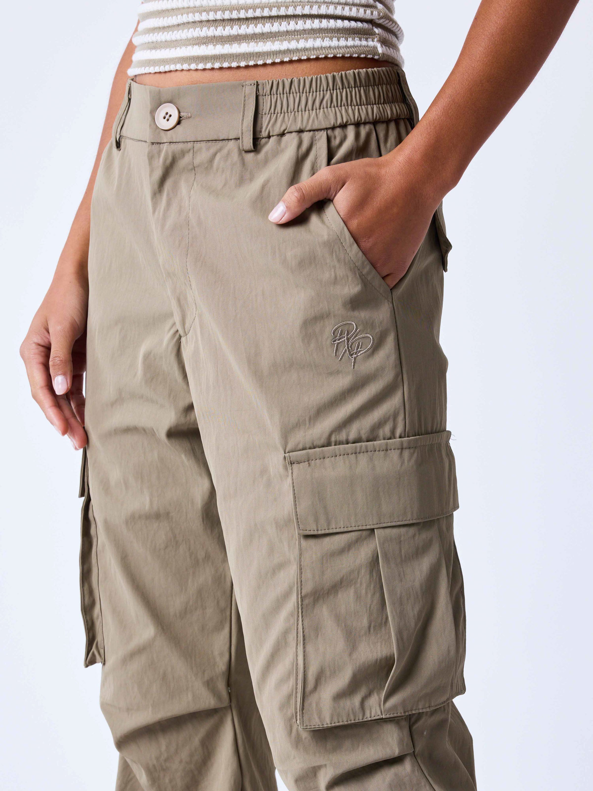 pantalon-fervor-taupe-modelshot