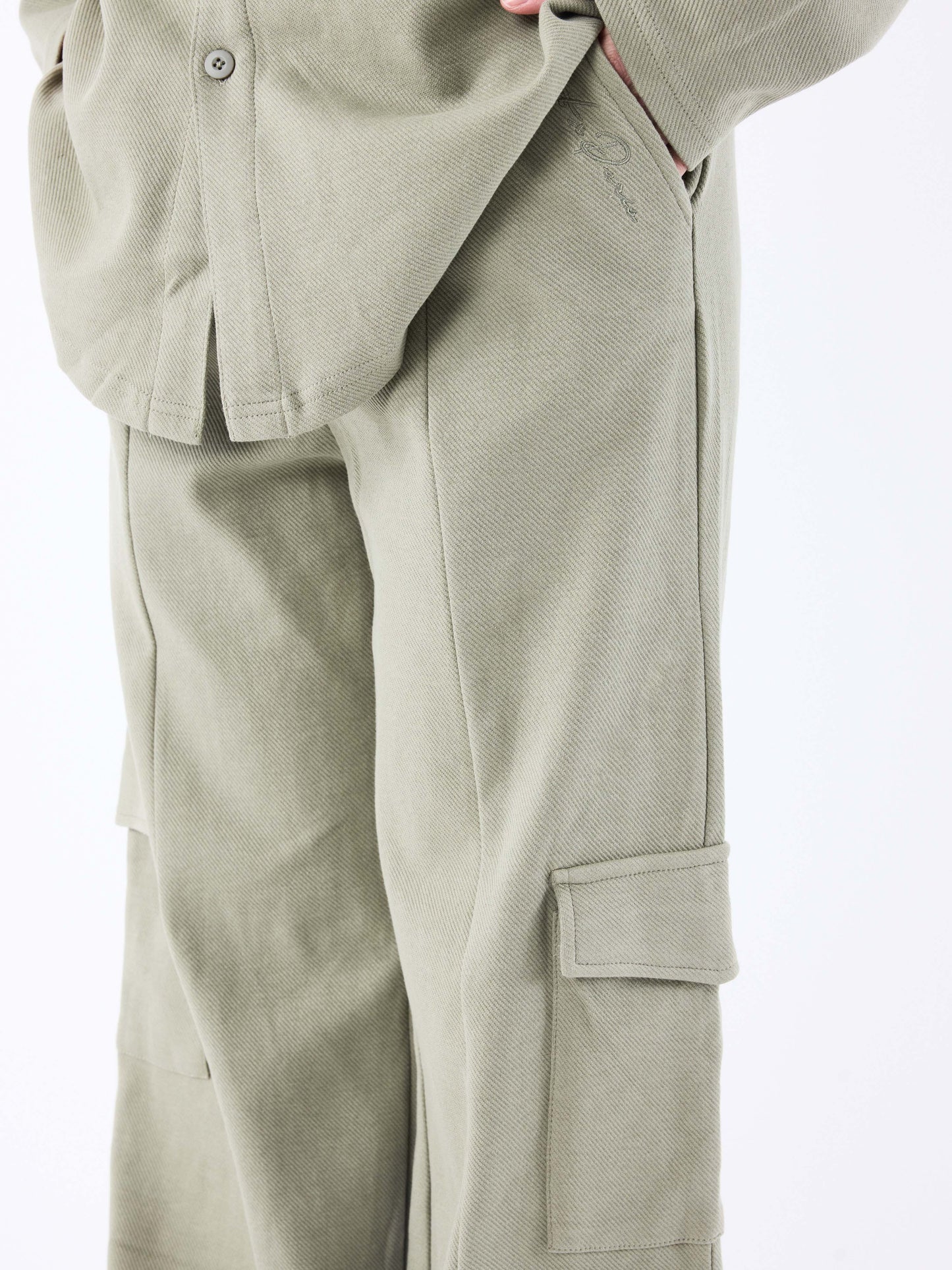 pantalon-habille-oversize-olive