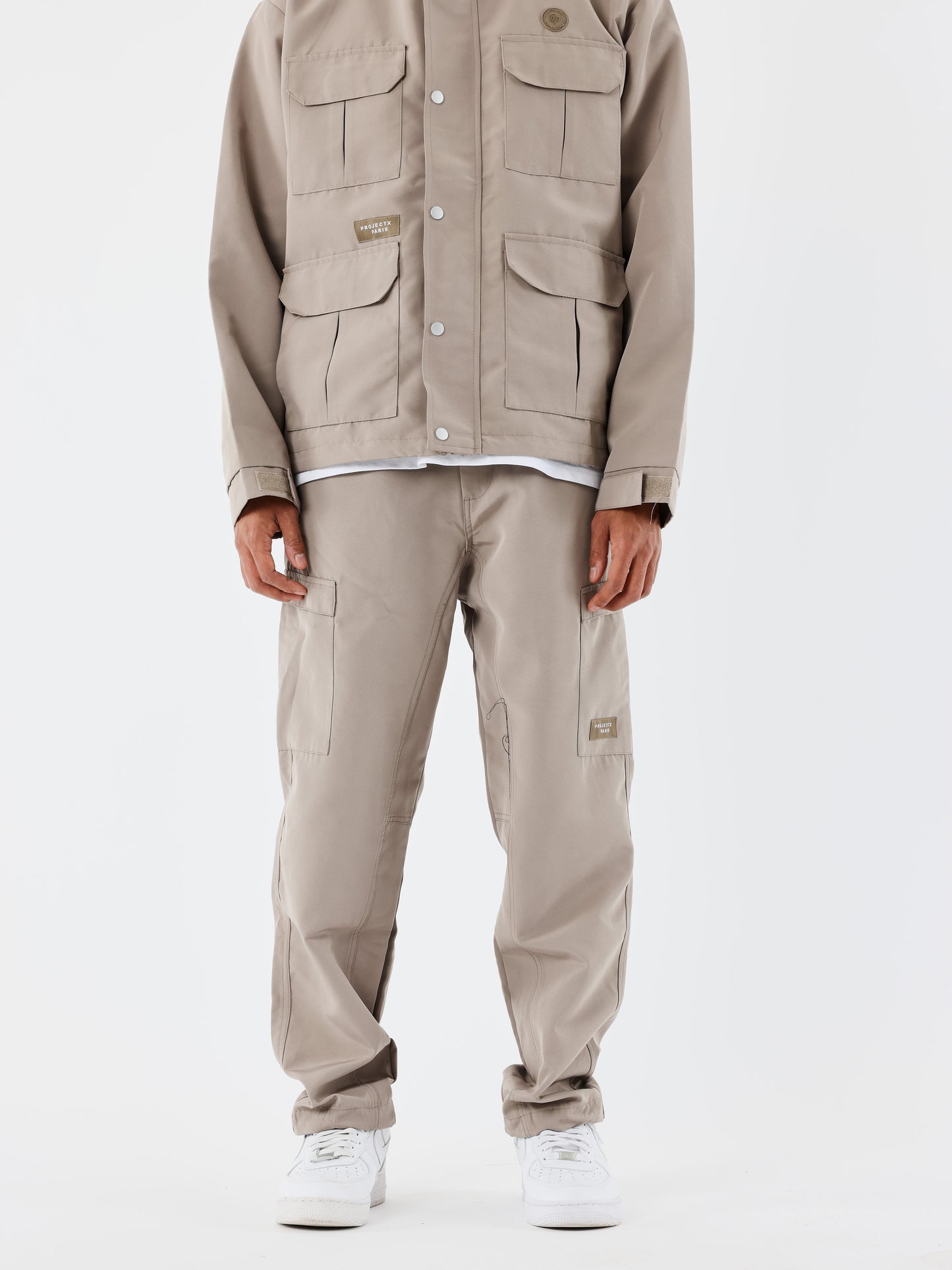 pantalon-technique-a-poches-taupe