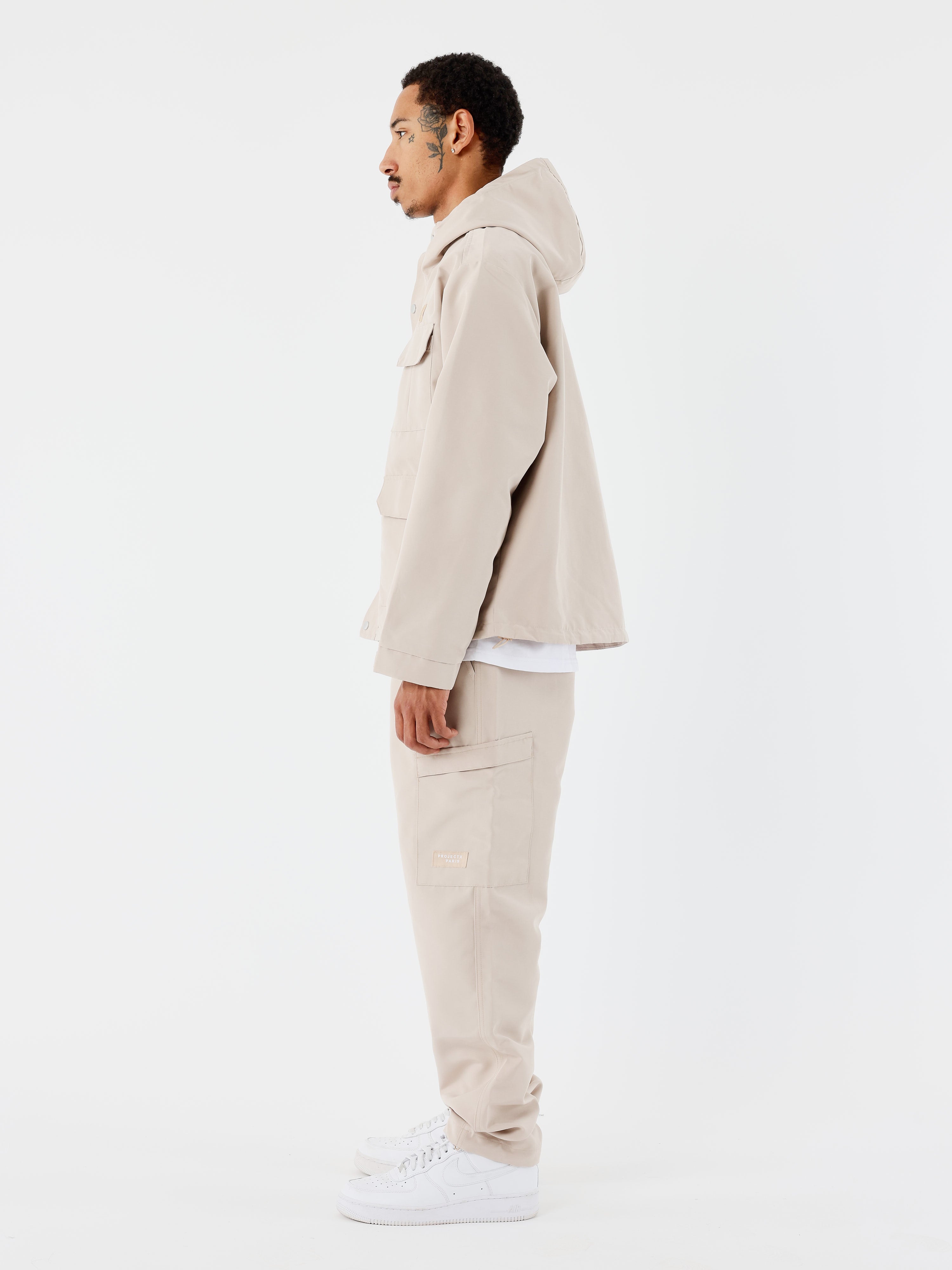 pantalon-technique-a-poches-greige